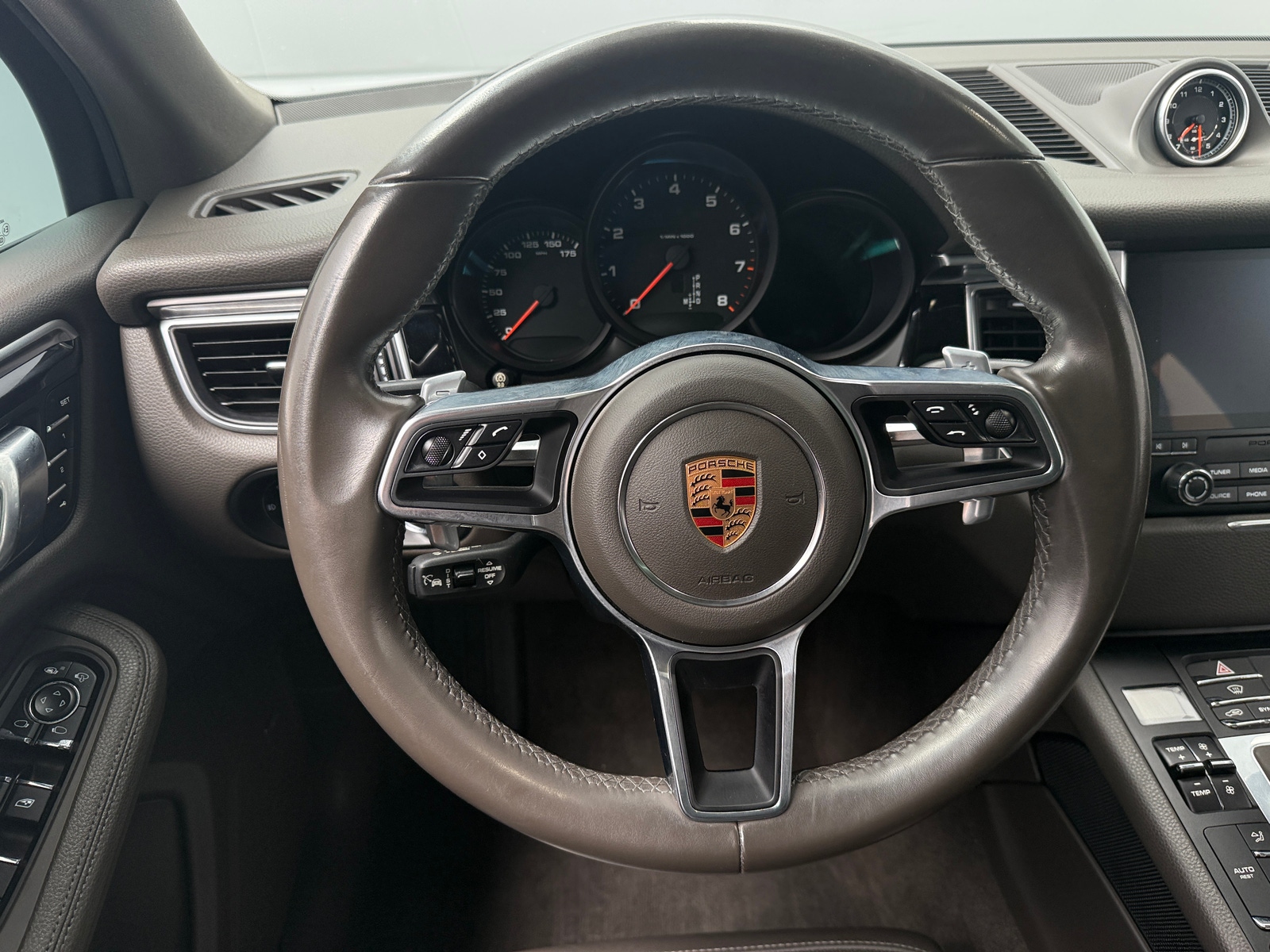 Thumbnail: 2018 Porsche Macan - 4