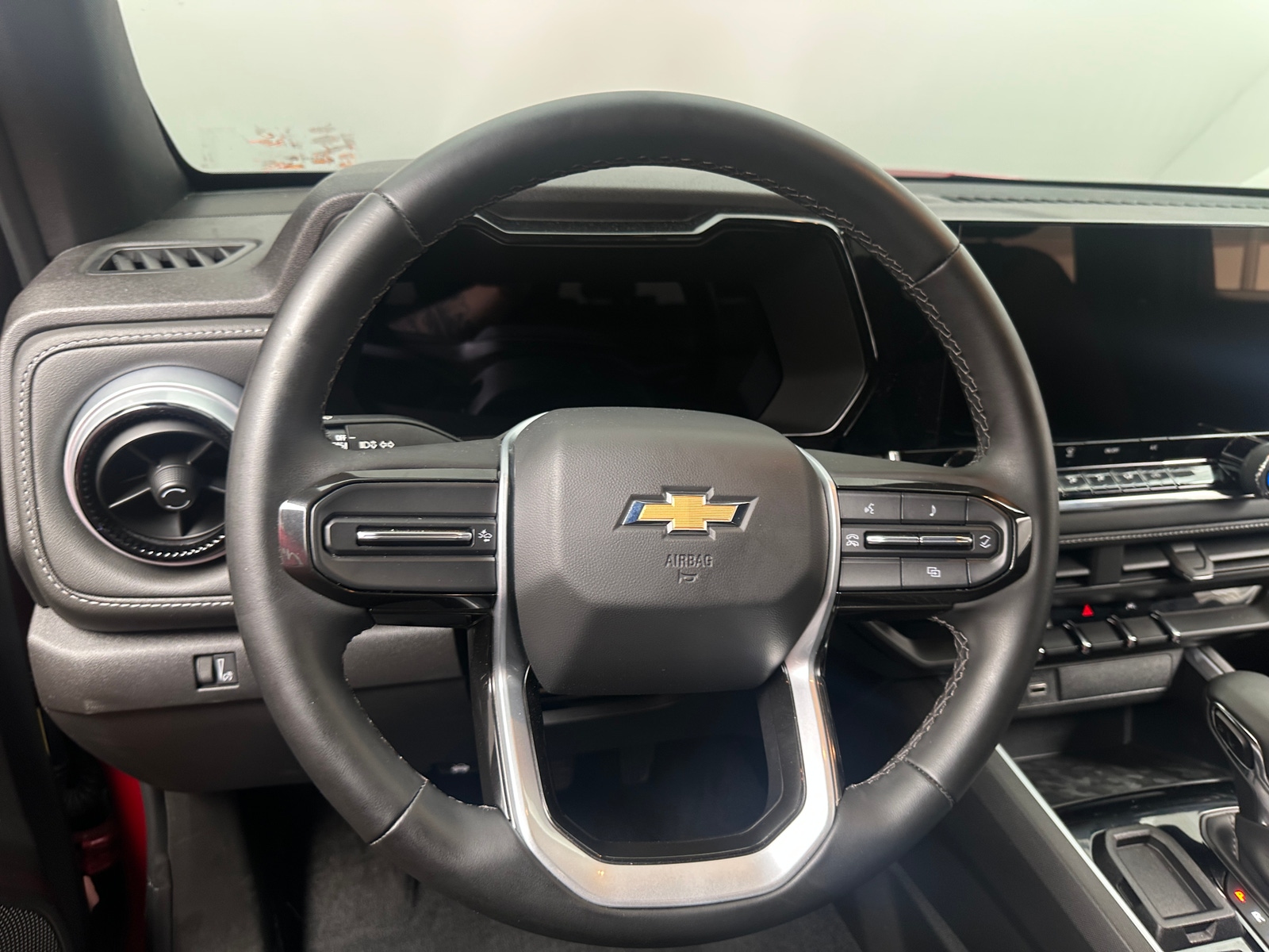 Thumbnail: 2024 Chevrolet Colorado - 5