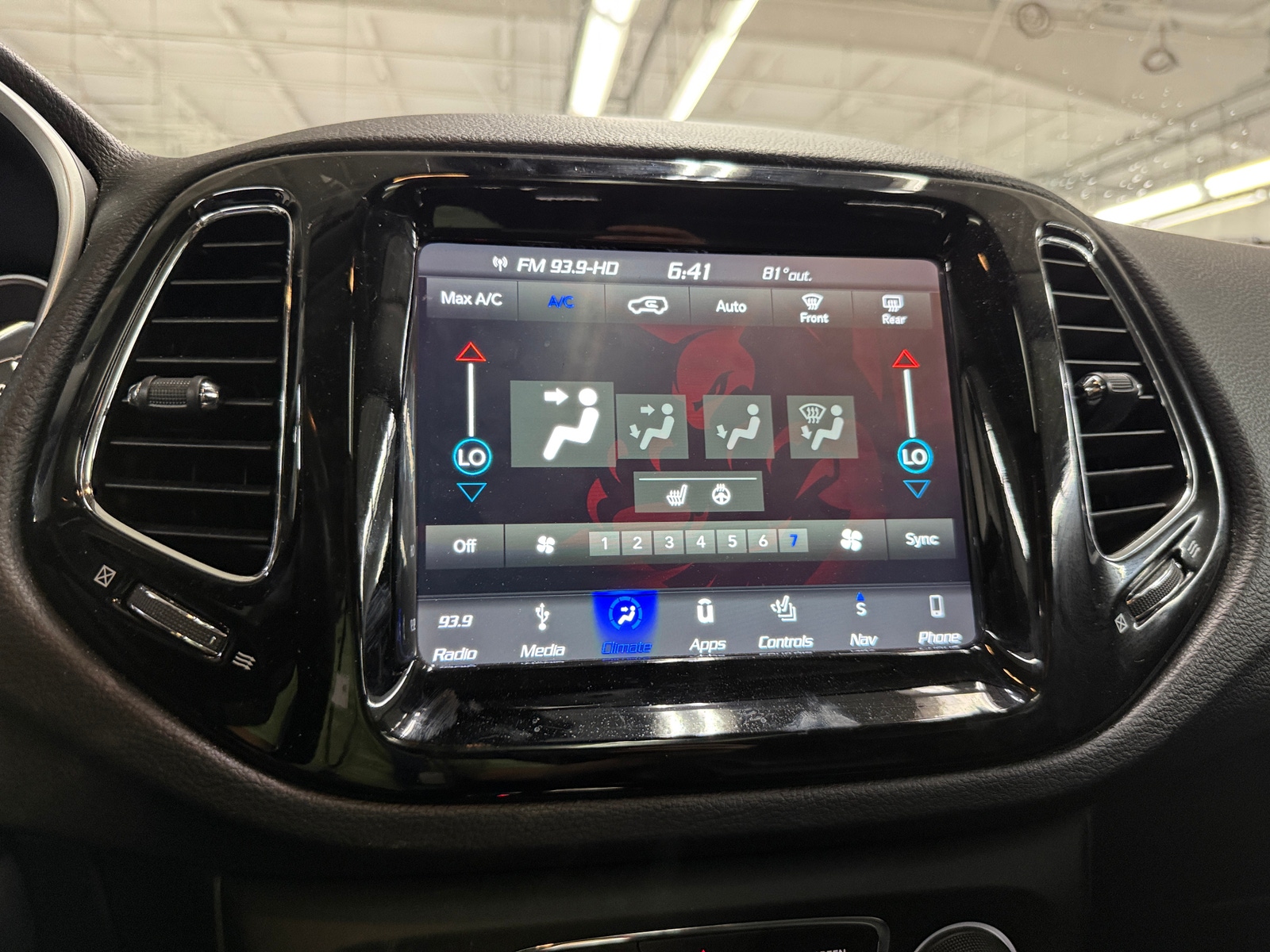 Thumbnail: 2018 Jeep Compass - 3