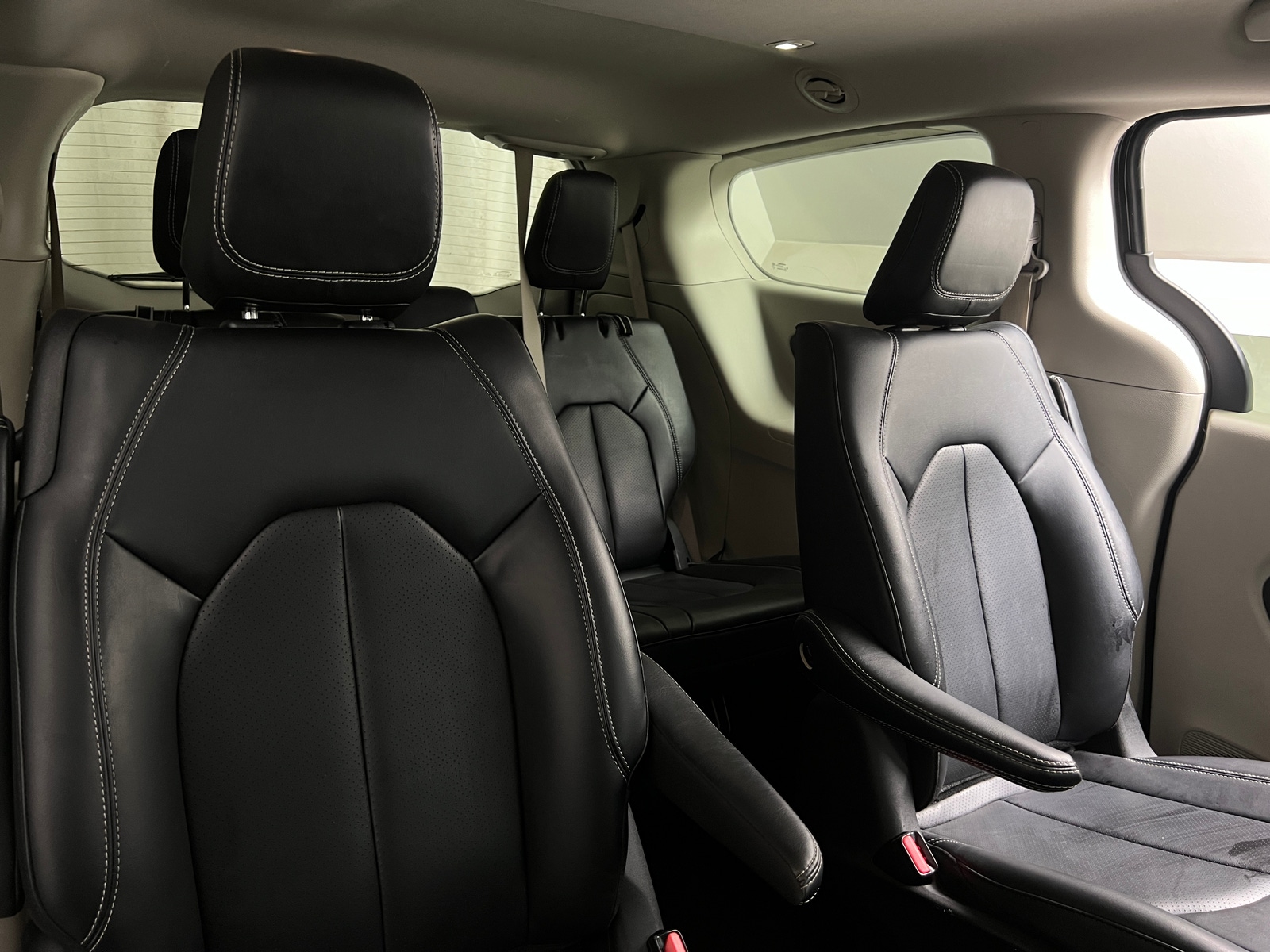 Thumbnail: 2024 Chrysler Pacifica - 6