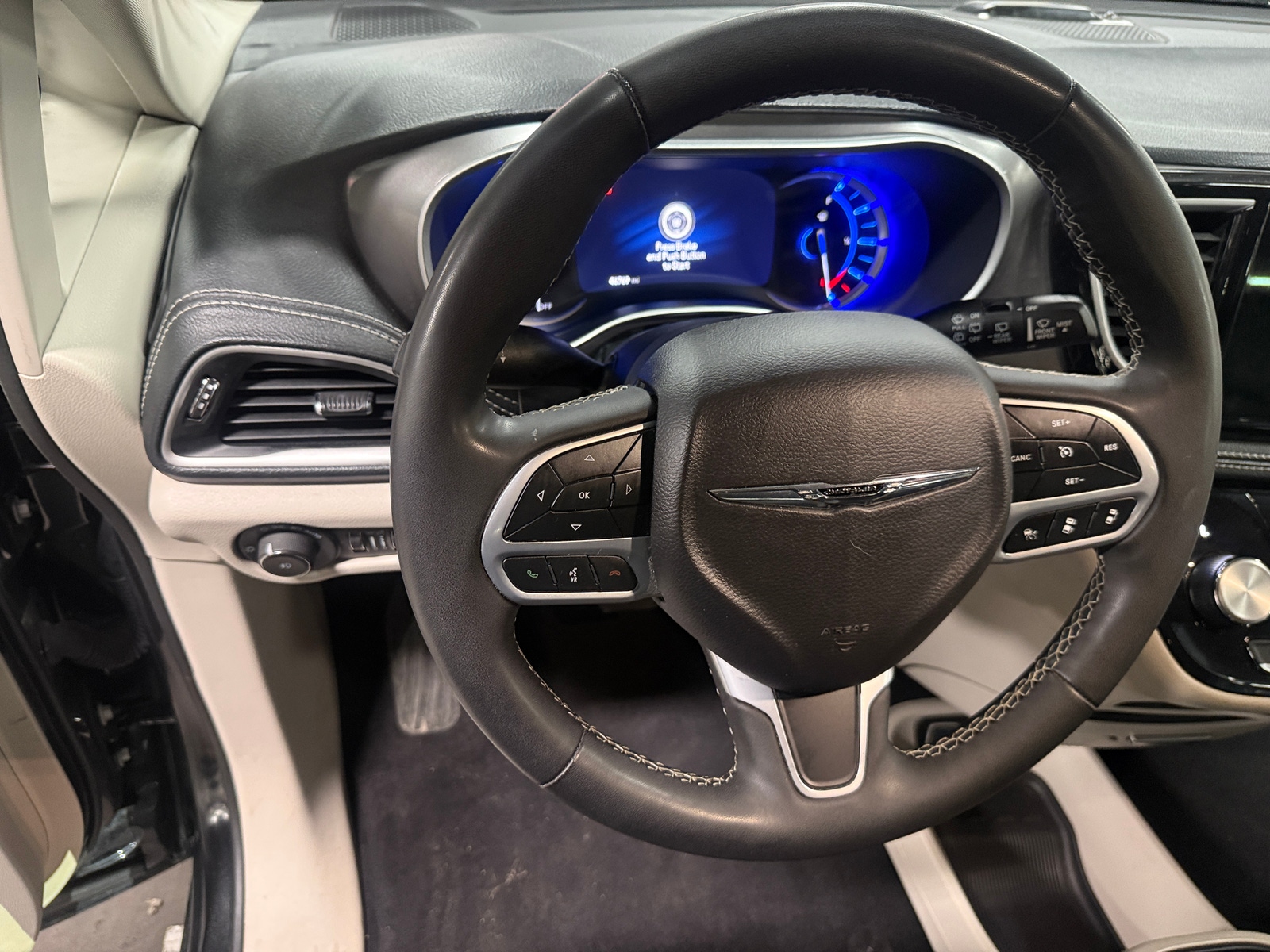 Thumbnail: 2024 Chrysler Pacifica - 5