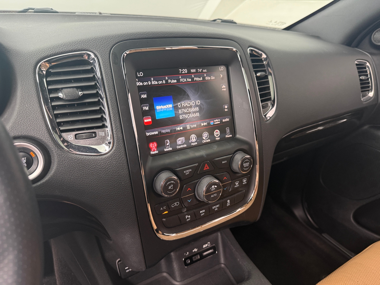Thumbnail: 2016 Dodge Durango - 3