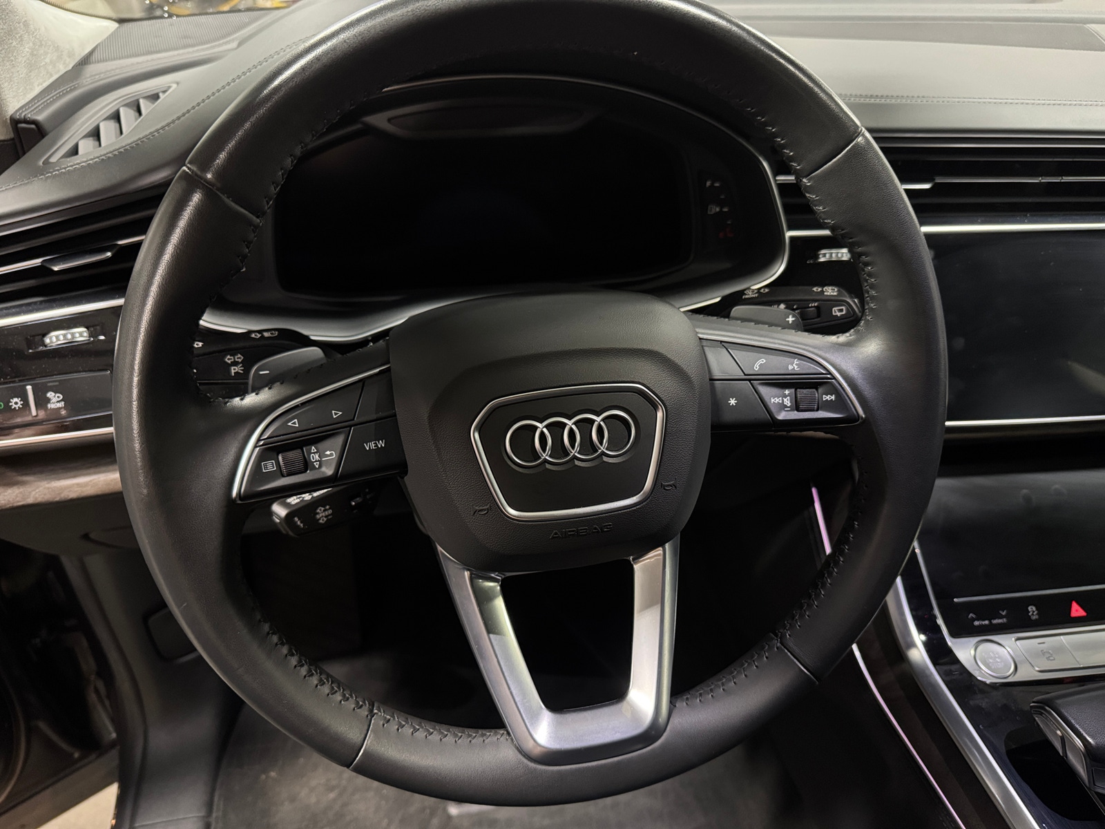 Thumbnail: 2019 Audi Q8 - 4