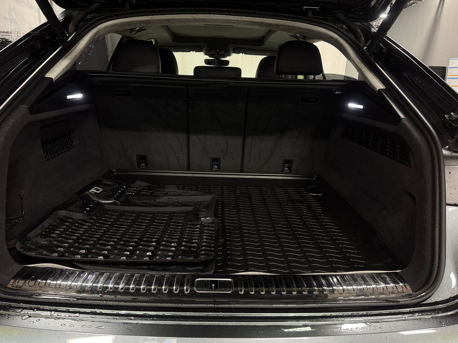 Thumbnail: 2019 Audi Q8 - 6