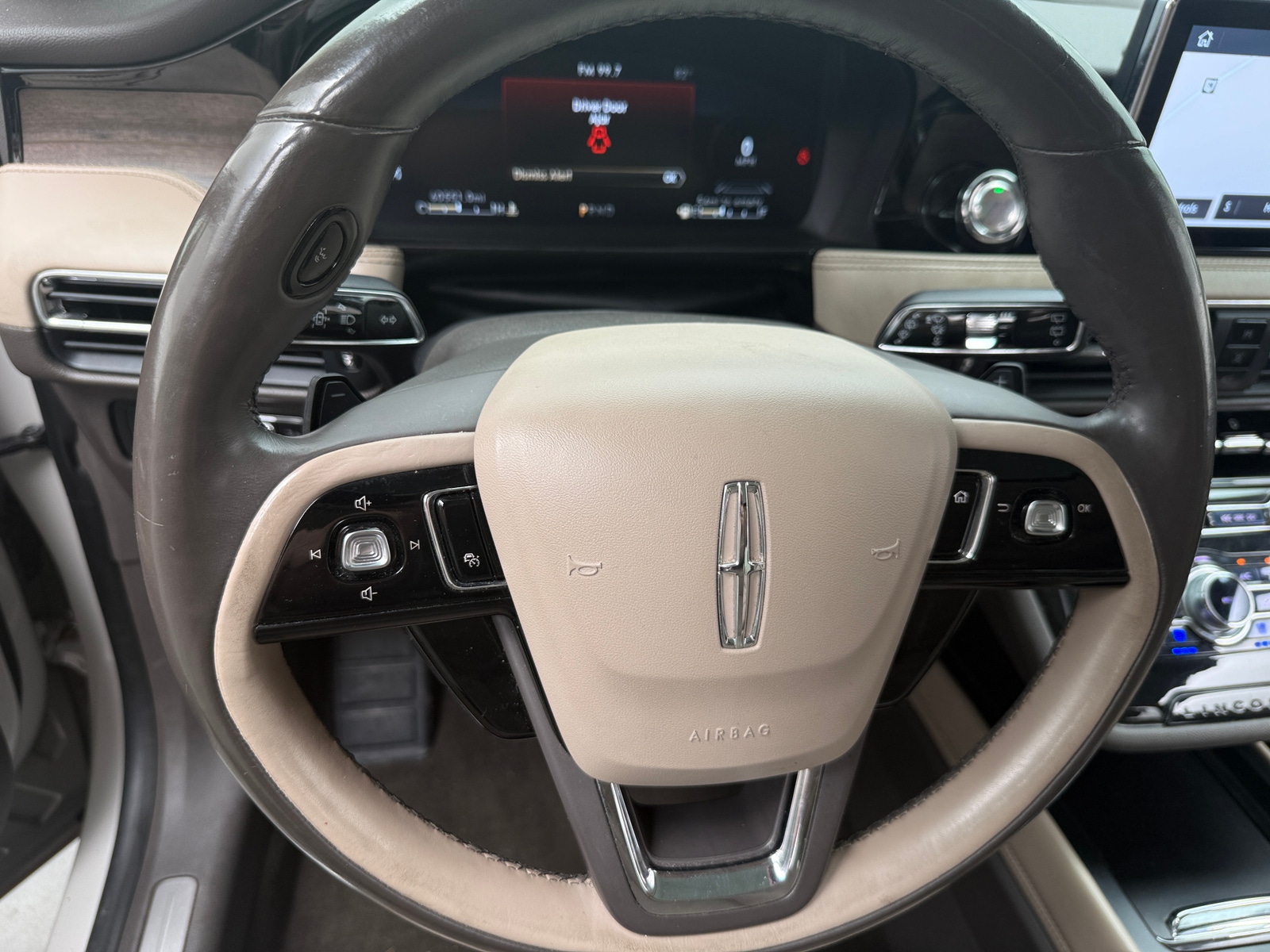 Thumbnail: 2020 Lincoln Corsair - 4