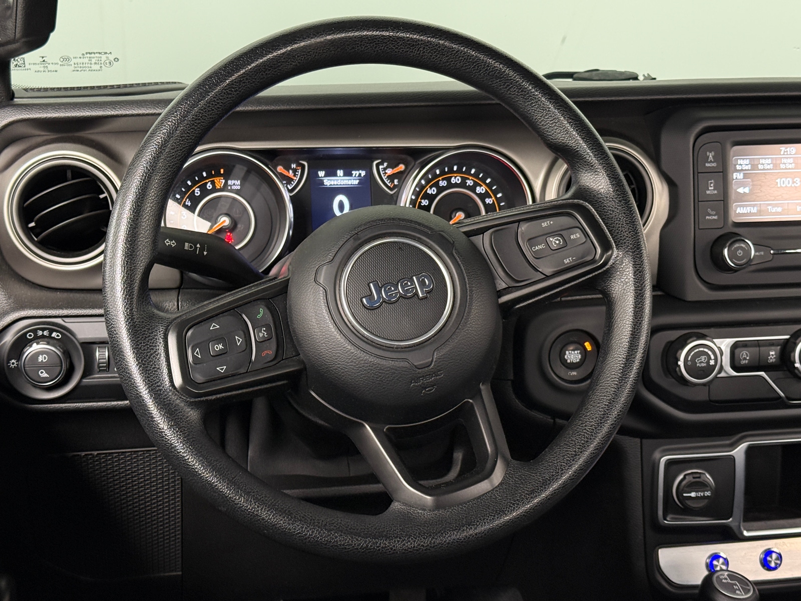 Thumbnail: 2021 Jeep Gladiator - 5