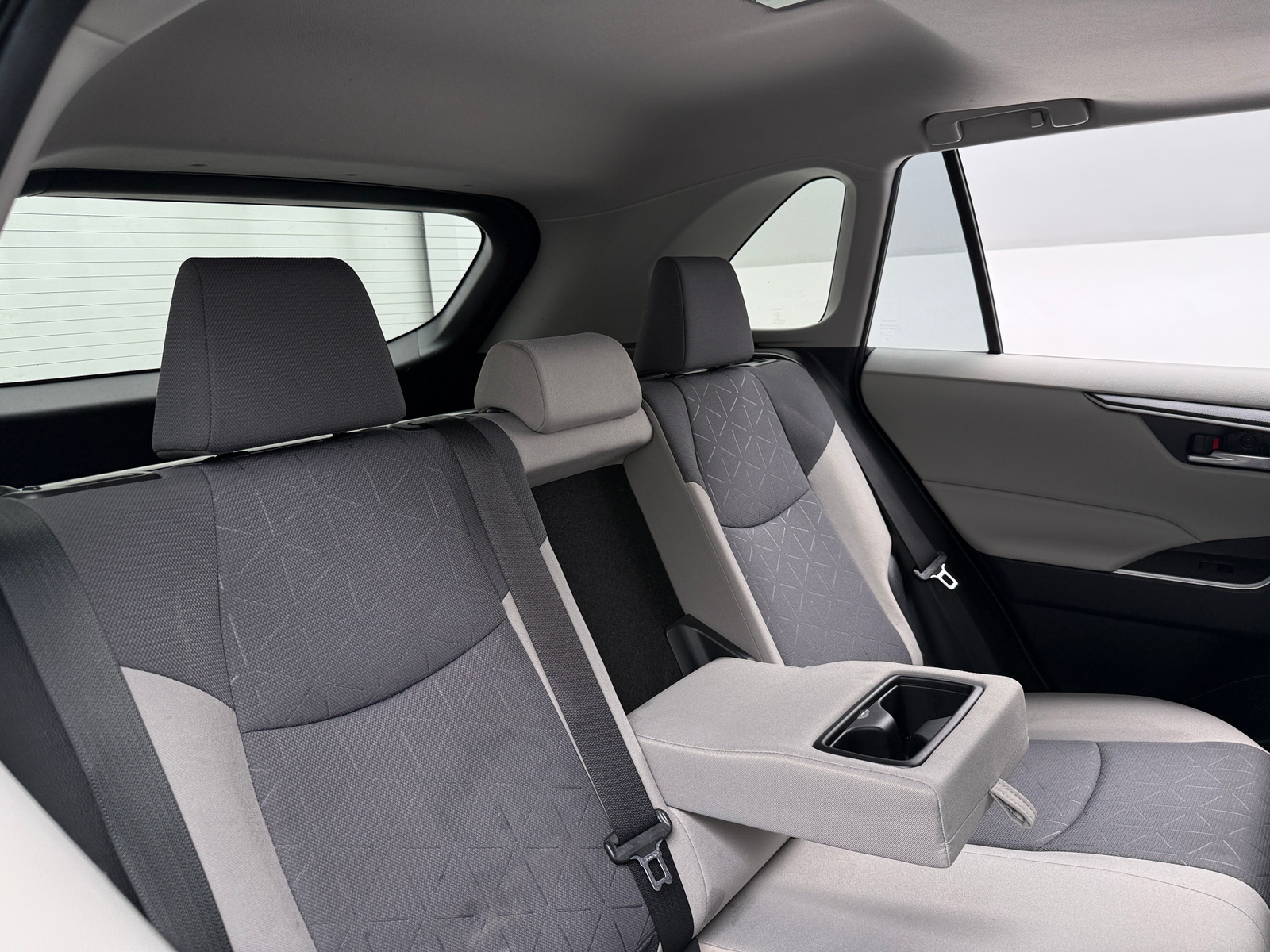 Thumbnail: 2019 Toyota RAV4 - 6