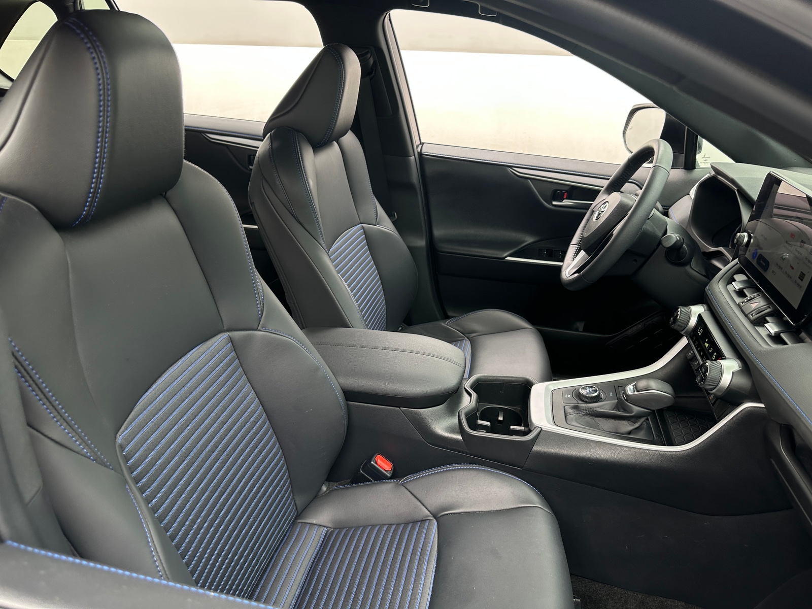 Thumbnail: 2024 Toyota RAV4 - 2