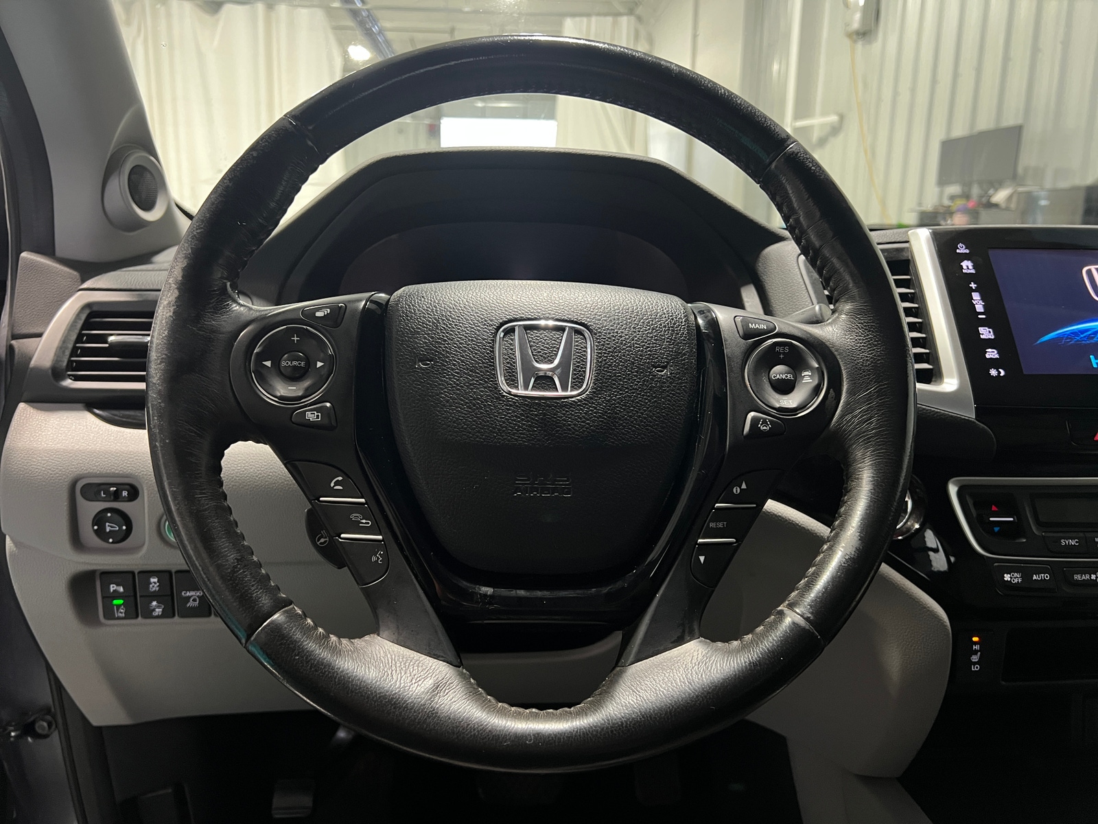 Thumbnail: 2017 Honda Ridgeline - 4