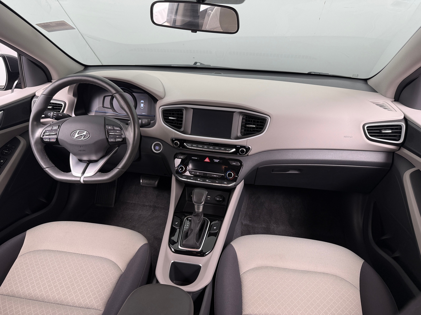 Thumbnail: 2018 Hyundai Ioniq - 3