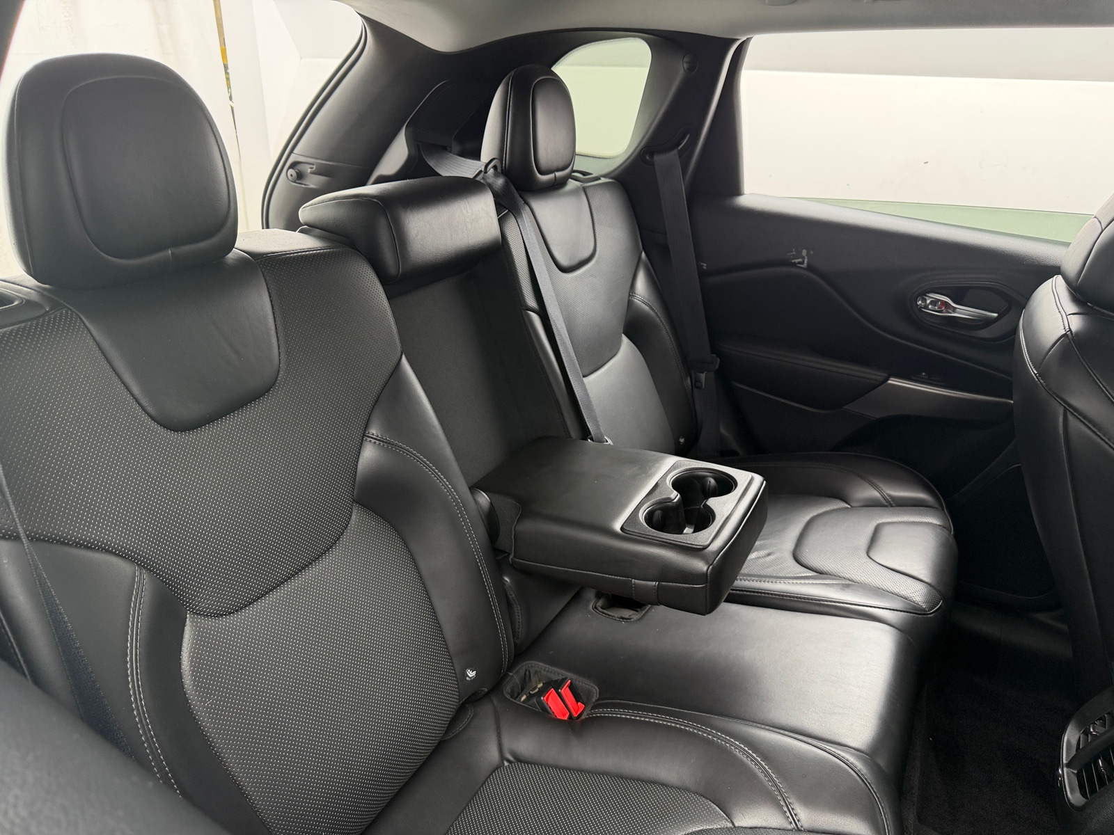 Thumbnail: 2019 Jeep Cherokee - 5