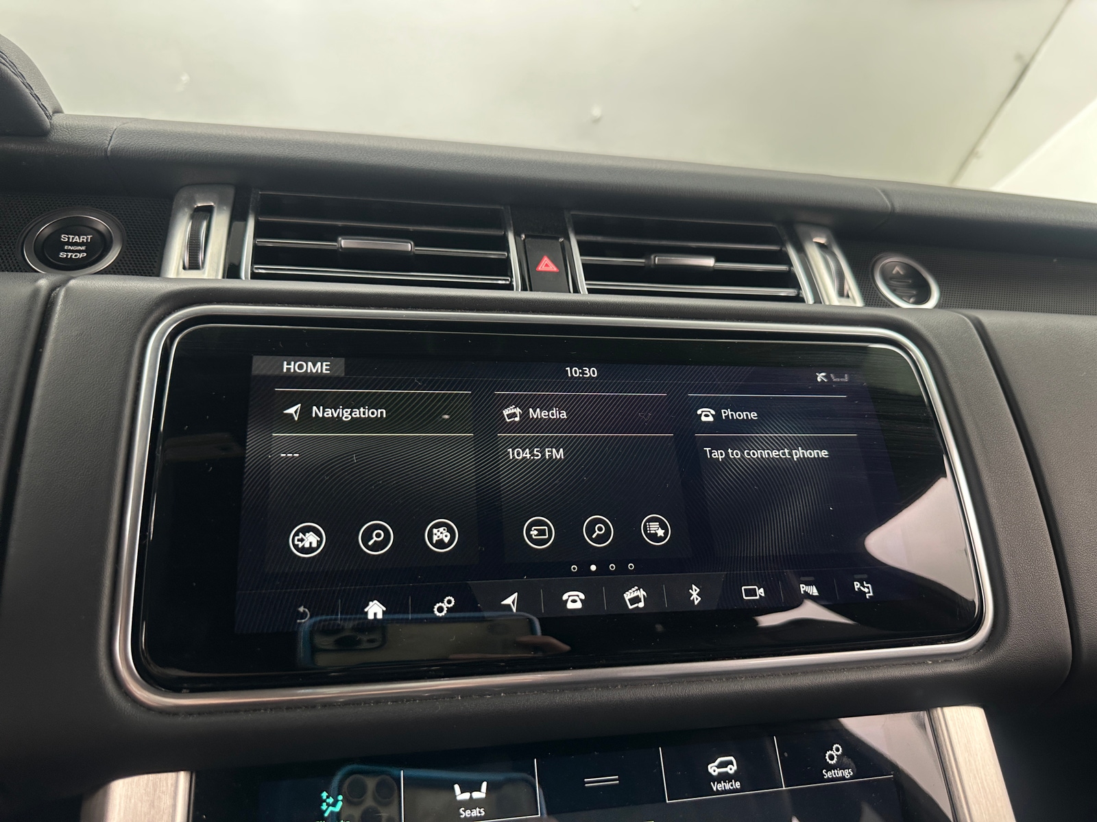 Thumbnail: 2020 Land Rover Range Rover - 3