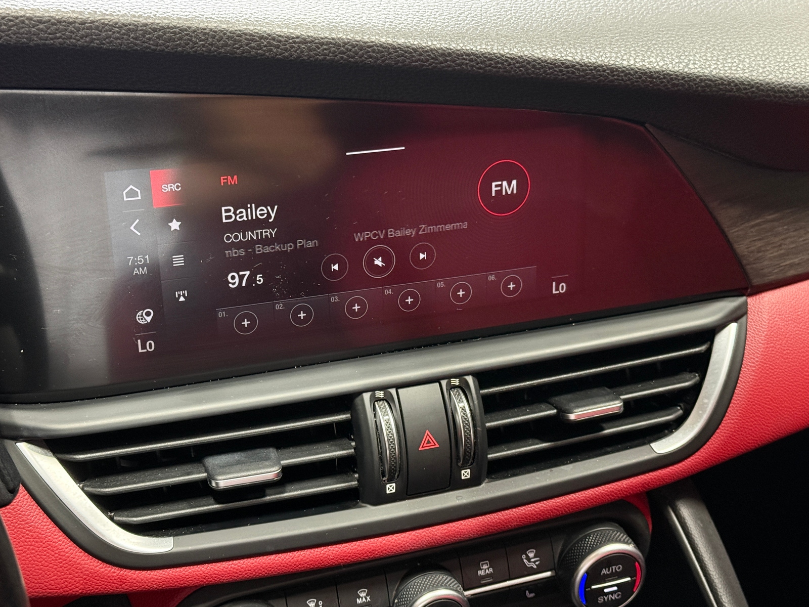 Thumbnail: 2021 Alfa Romeo Giulia - 3