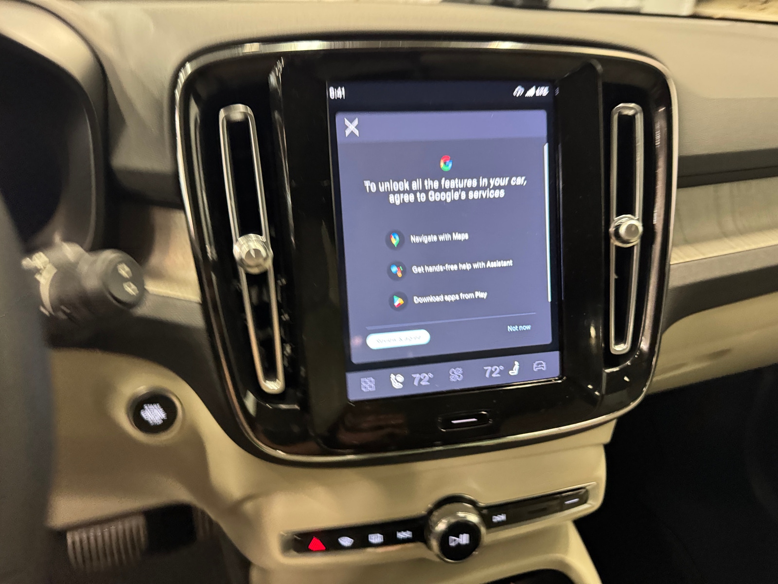 Thumbnail: 2023 Volvo XC40 - 3