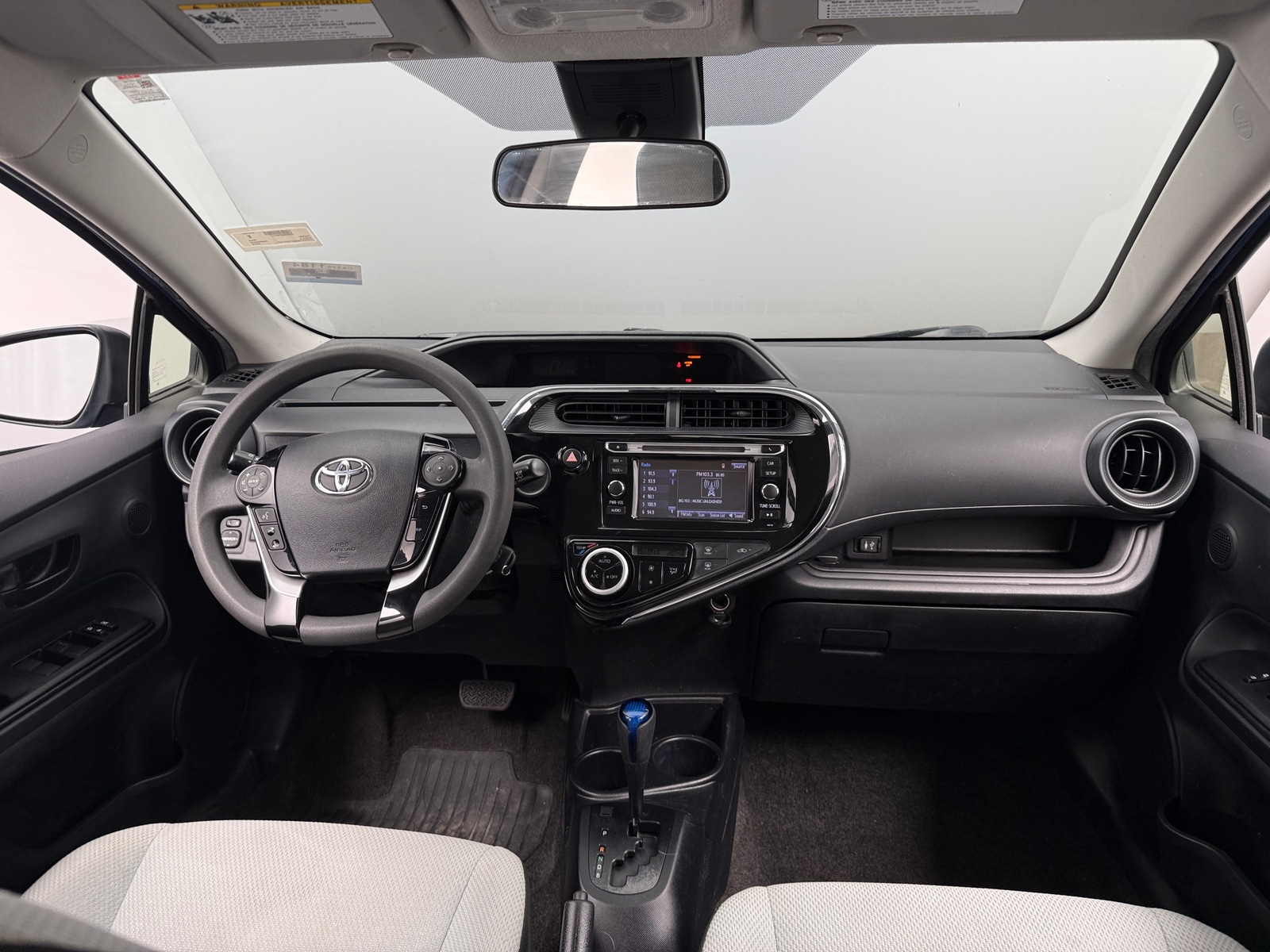 Thumbnail: 2018 Toyota Prius c - 3