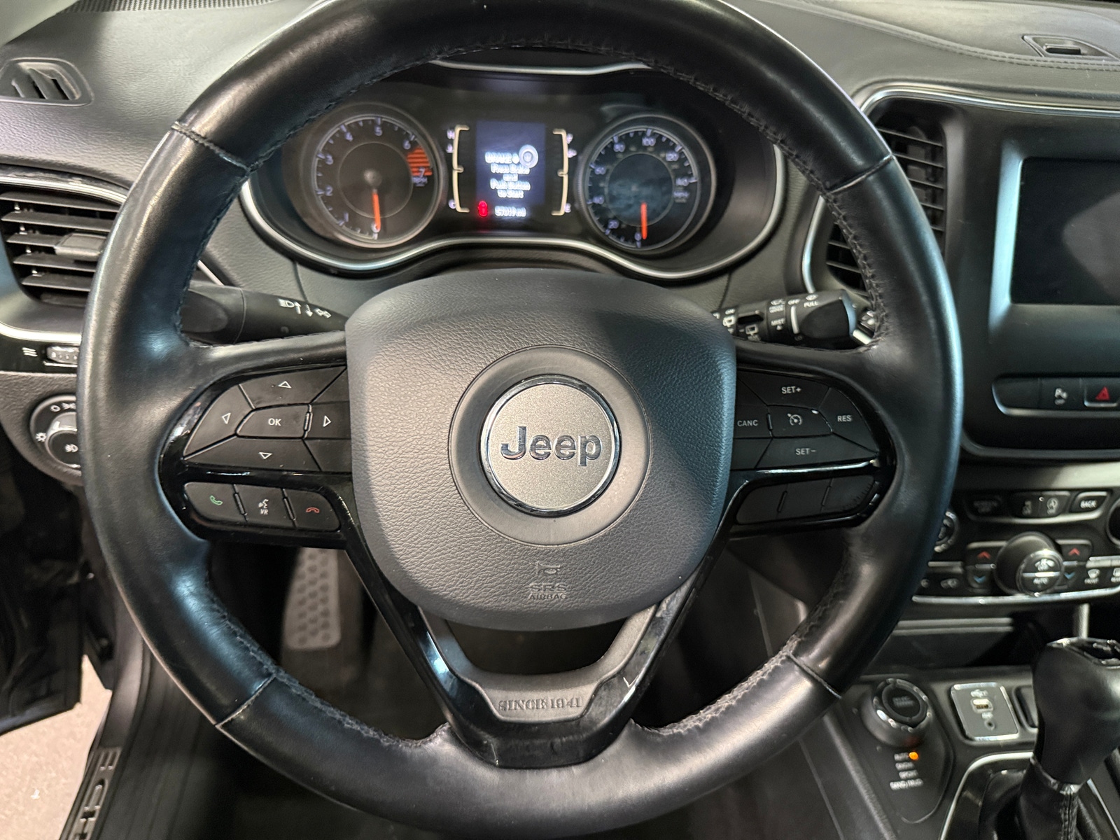 Thumbnail: 2020 Jeep Cherokee - 5