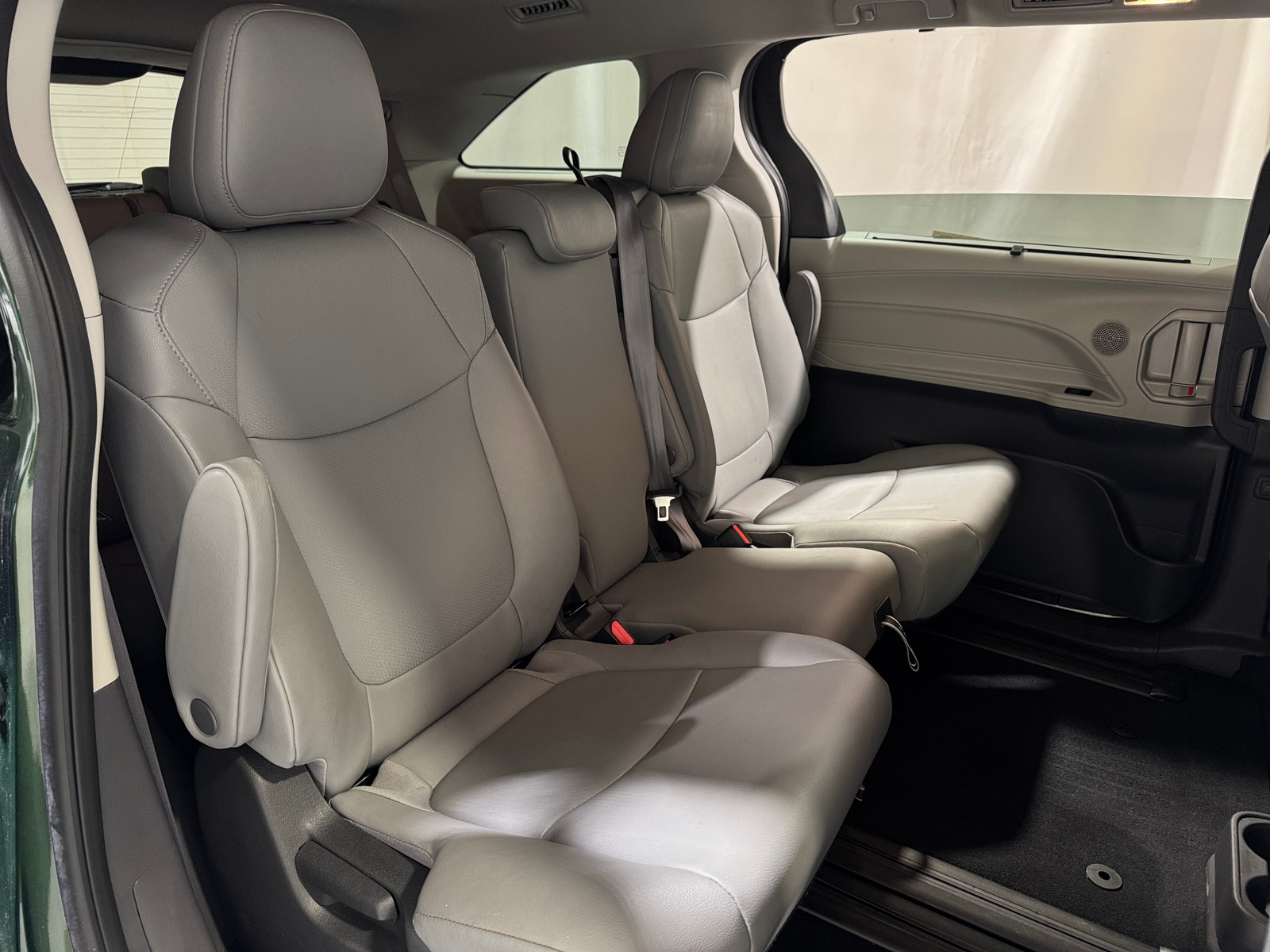Thumbnail: 2022 Toyota Sienna - 5