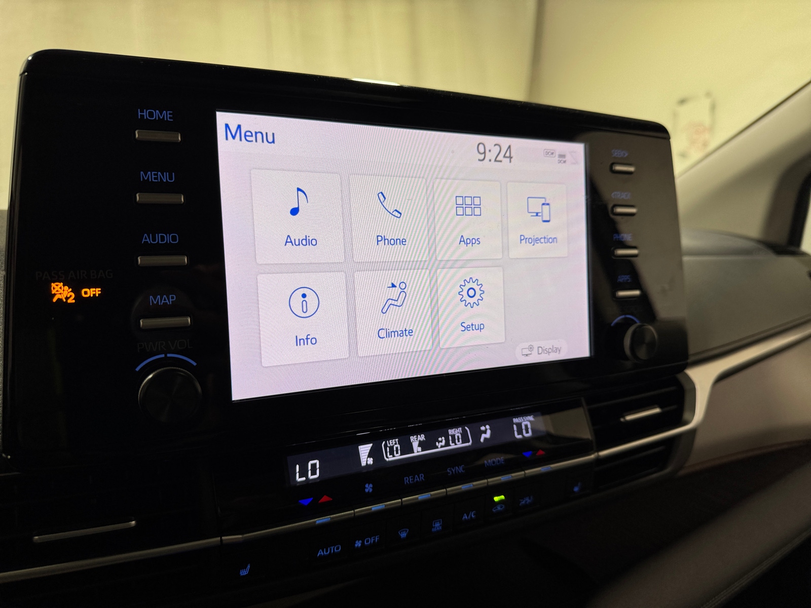 Thumbnail: 2022 Toyota Sienna - 3