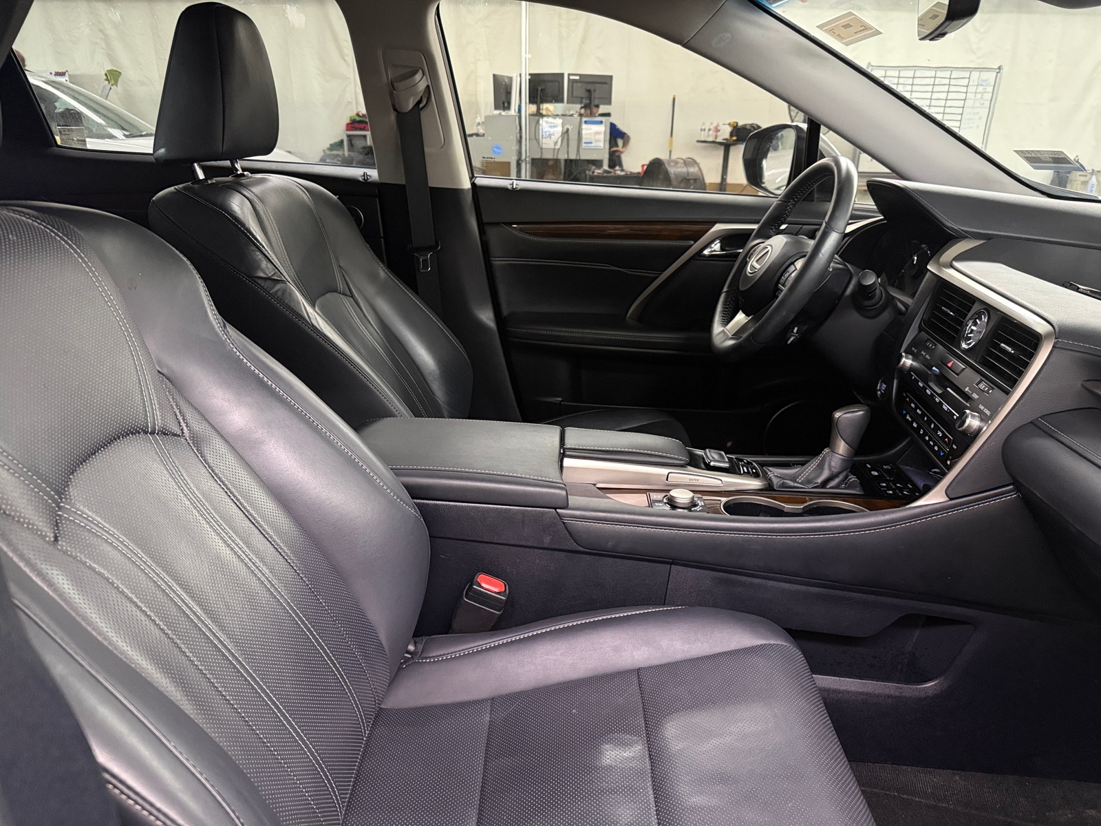 Thumbnail: 2017 Lexus RX - 2