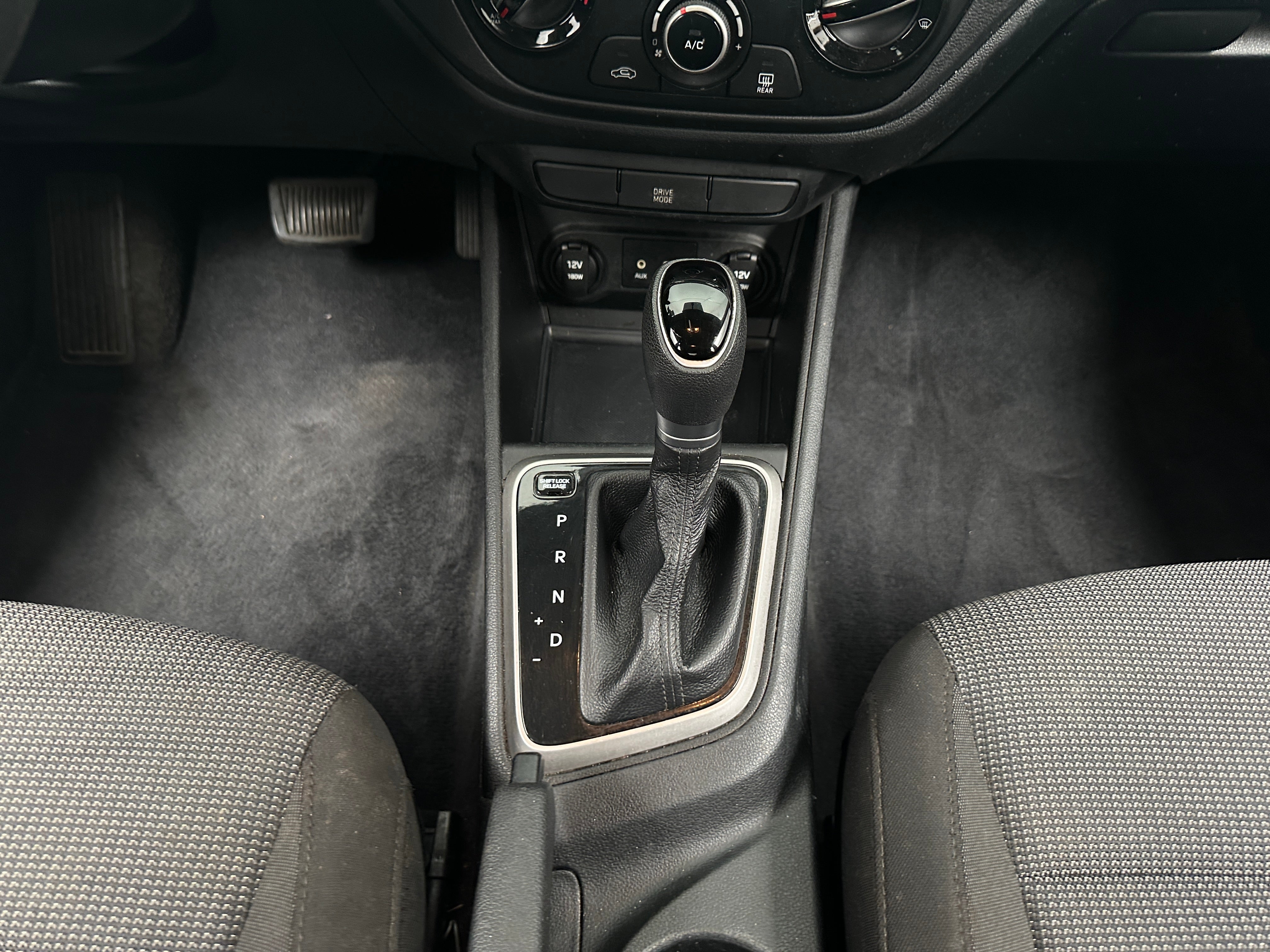 Used 2019 Hyundai Accent SE with VIN 3KPC24A34KE065354 for sale in Colonial Heights, VA