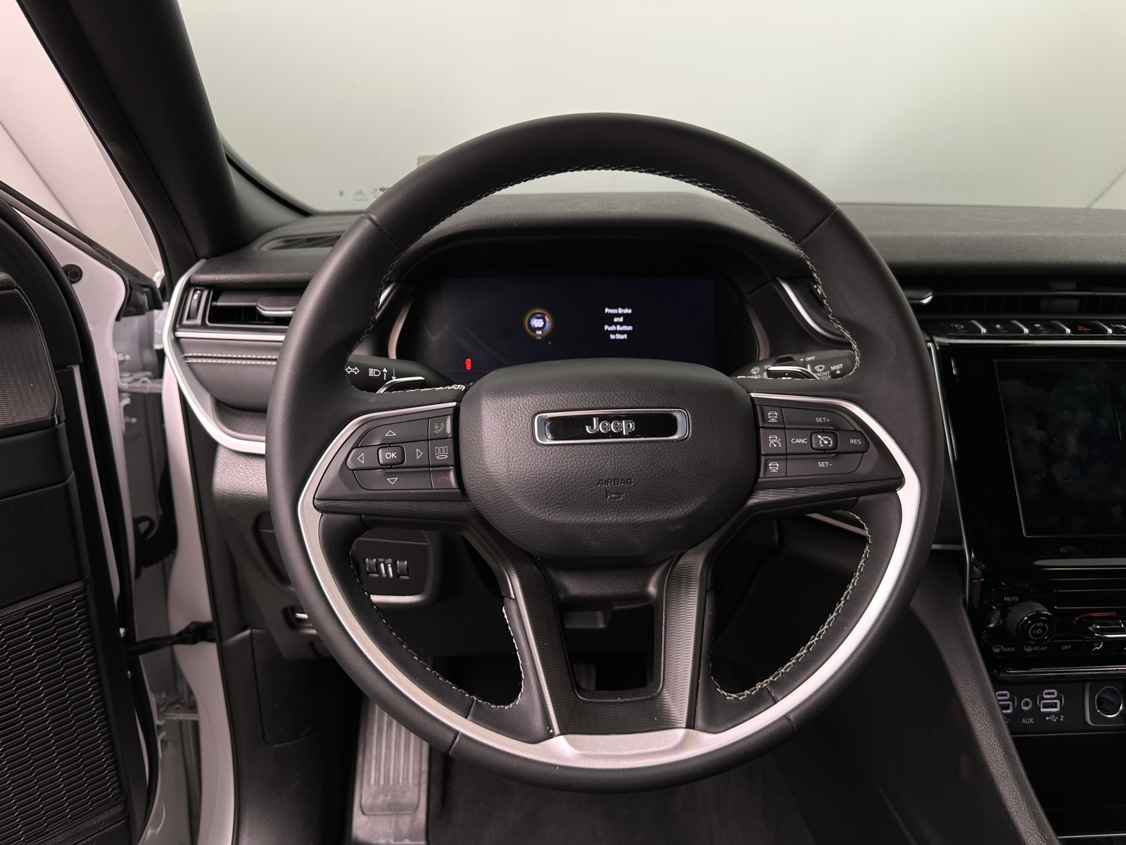Thumbnail: 2024 Jeep Grand Cherokee - 5