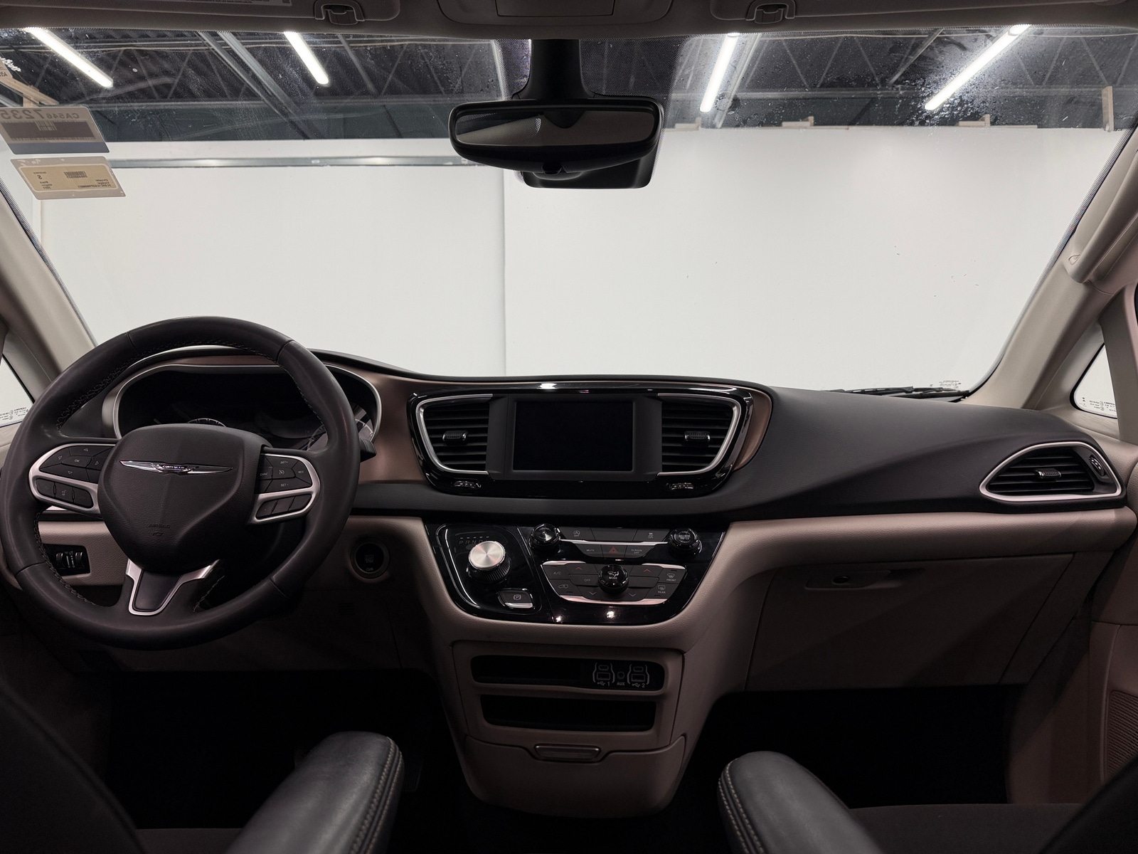 Thumbnail: 2023 Chrysler Voyager - 3