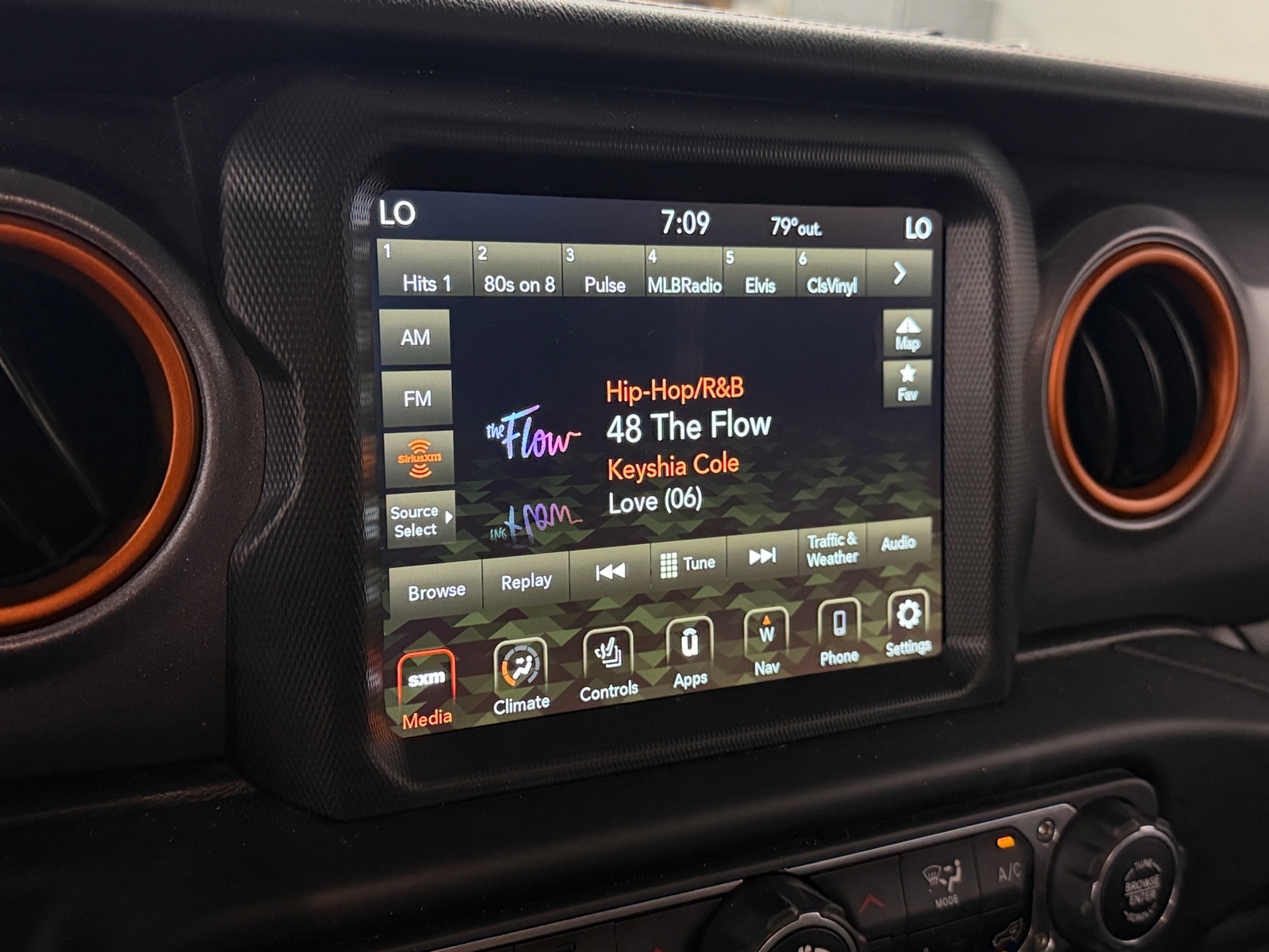 Thumbnail: 2023 Jeep Gladiator - 3