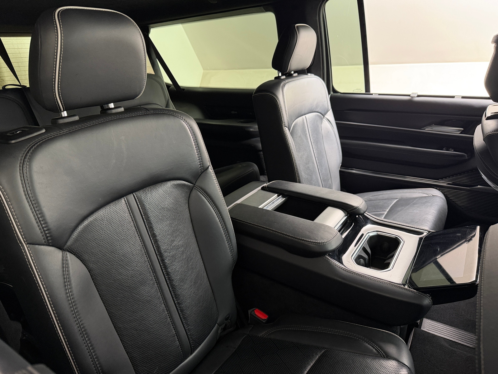 Thumbnail: 2024 Jeep Grand Wagoneer L - 5