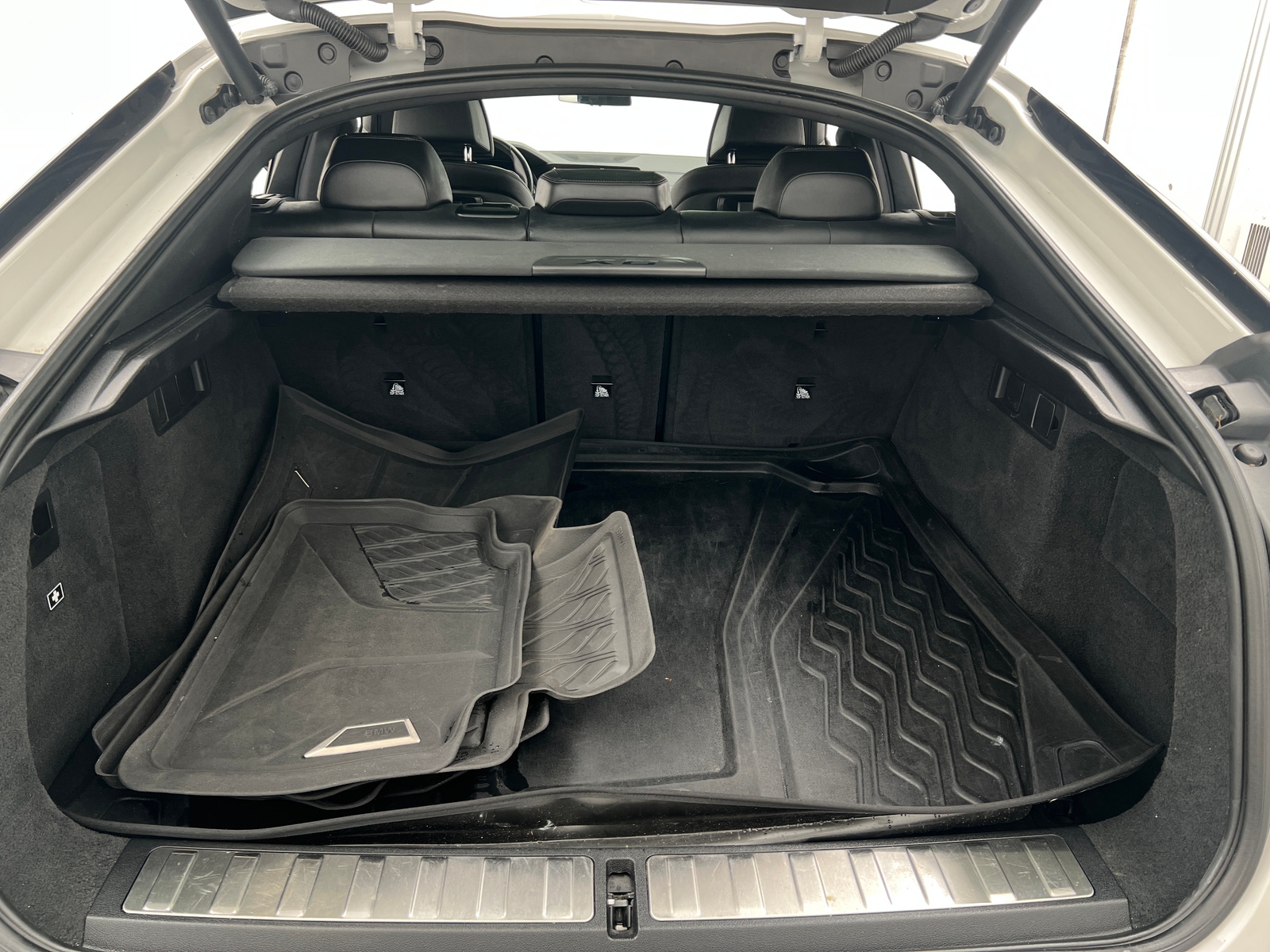 Thumbnail: 2021 BMW X6 - 6