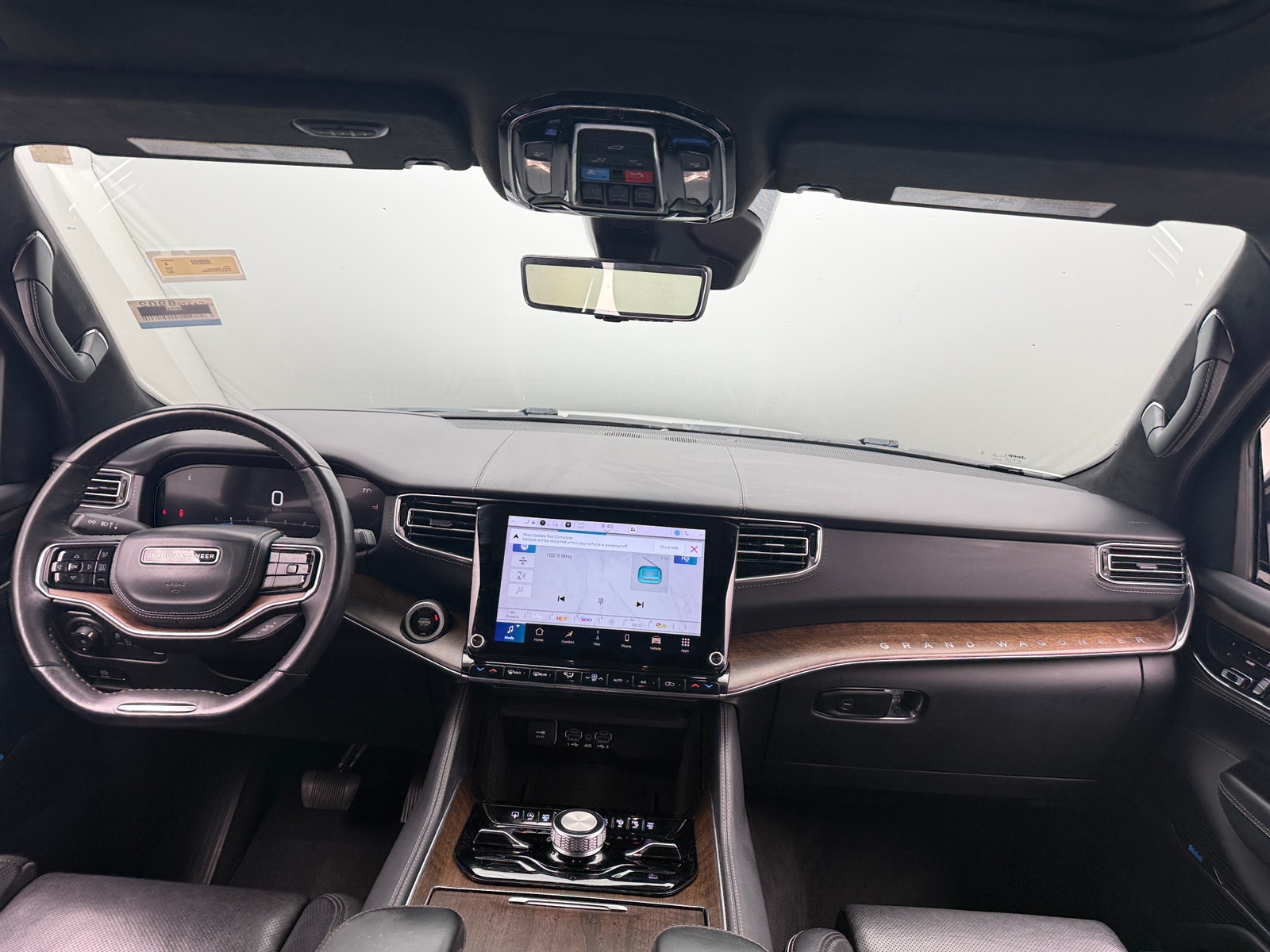 Thumbnail: 2023 Jeep Grand Wagoneer L - 2