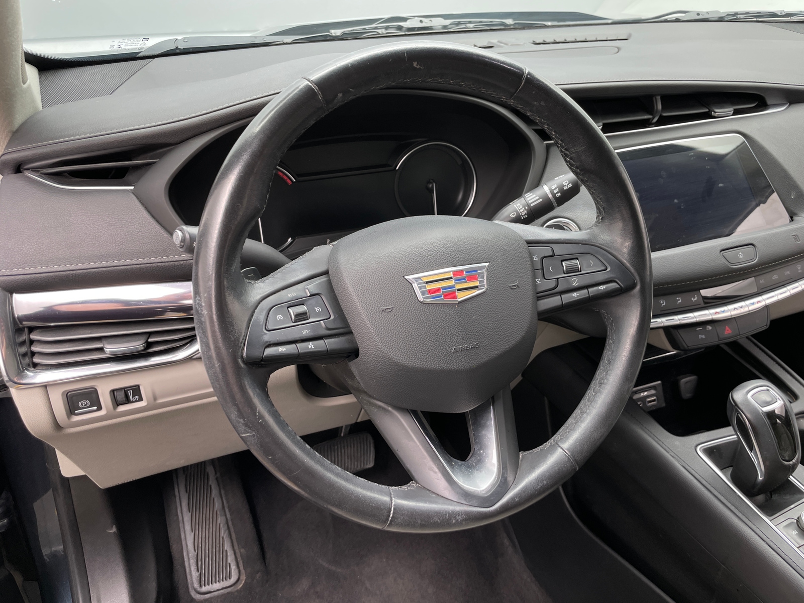 Thumbnail: 2019 Cadillac XT4 - 4