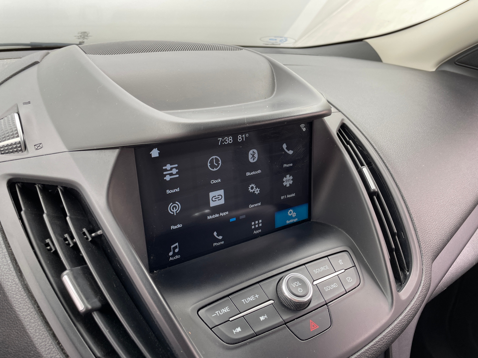 Thumbnail: 2019 Ford Escape - 3