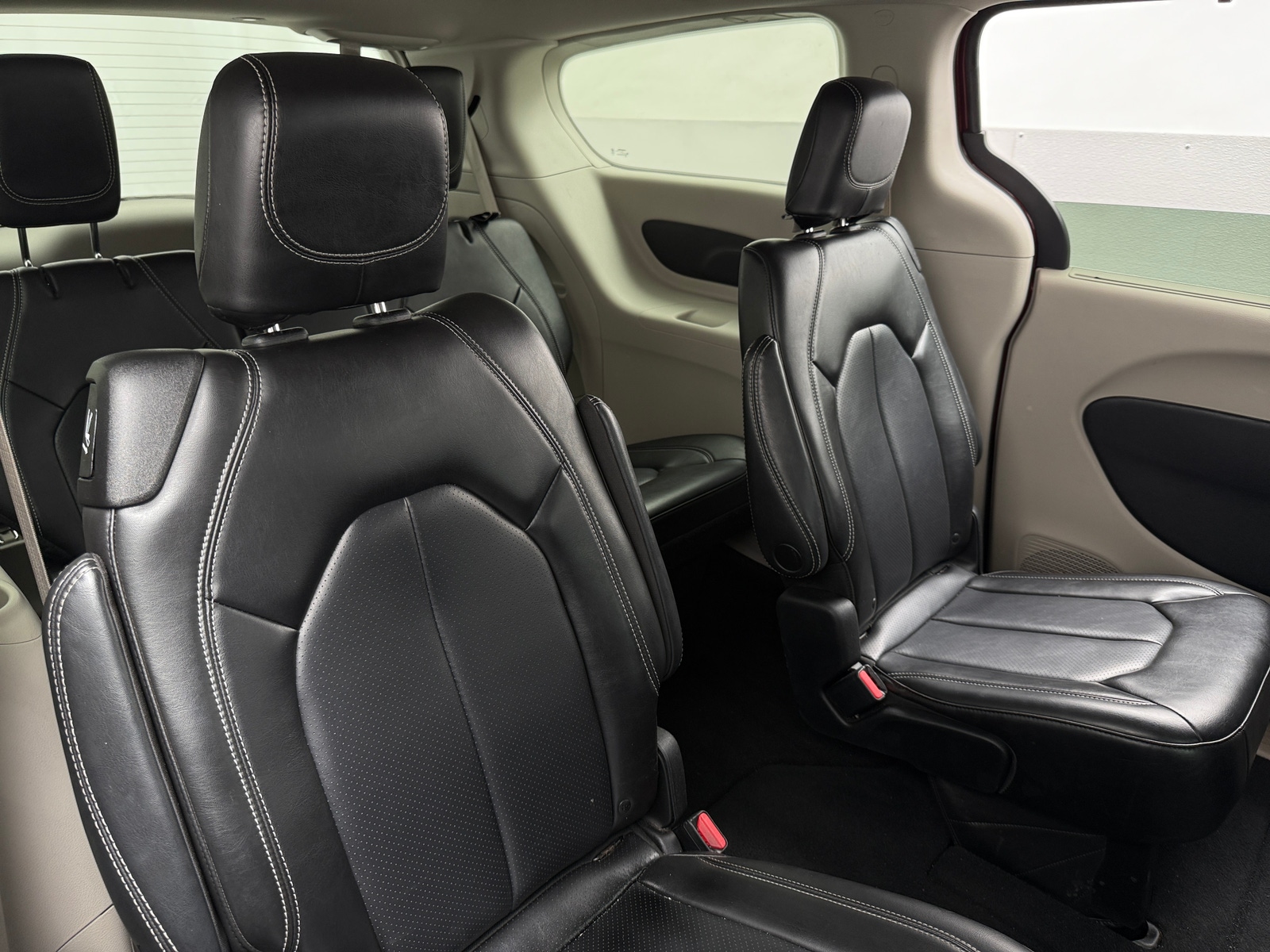 Thumbnail: 2023 Chrysler Pacifica - 5