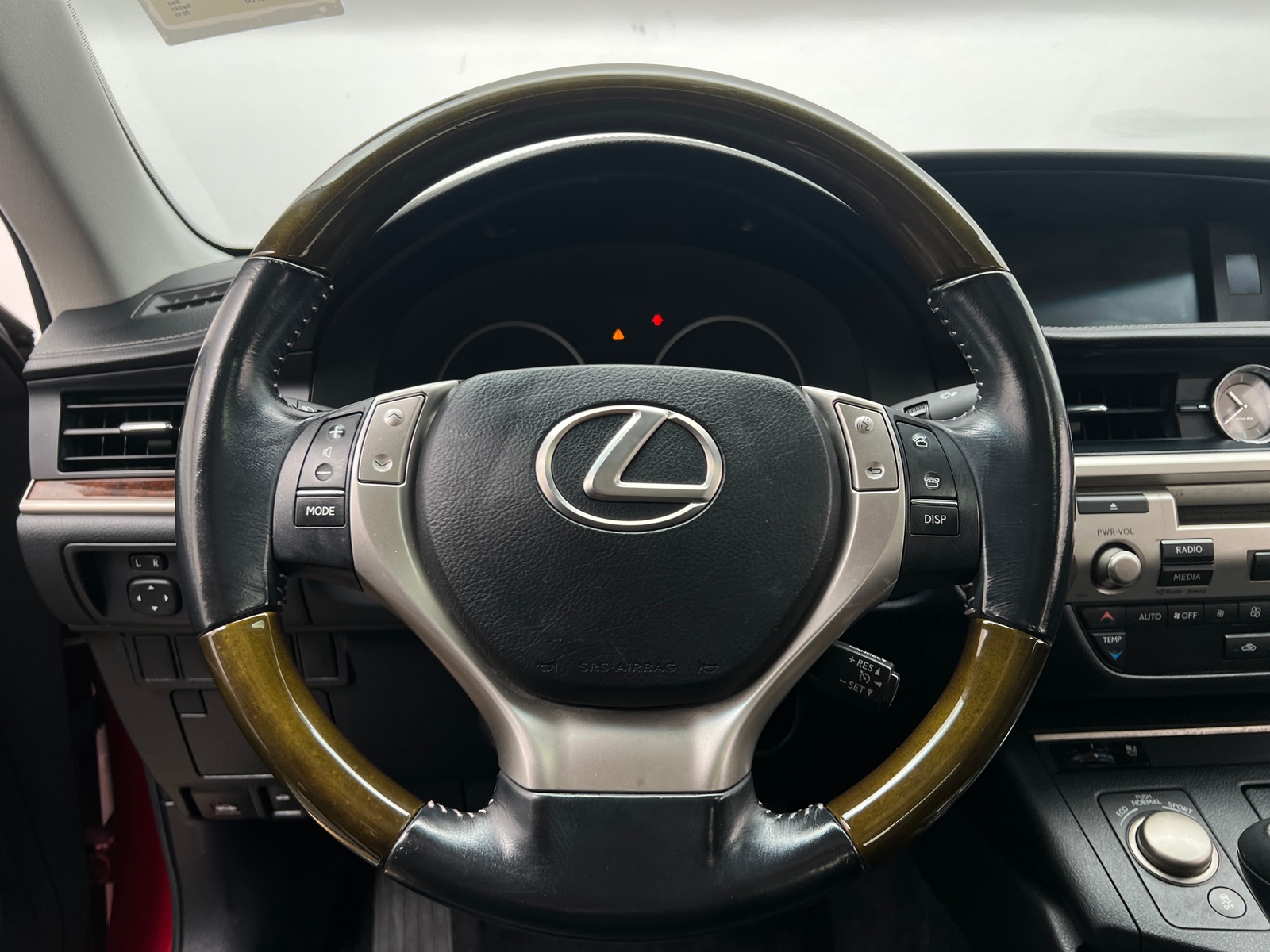 Thumbnail: 2015 Lexus ES - 5