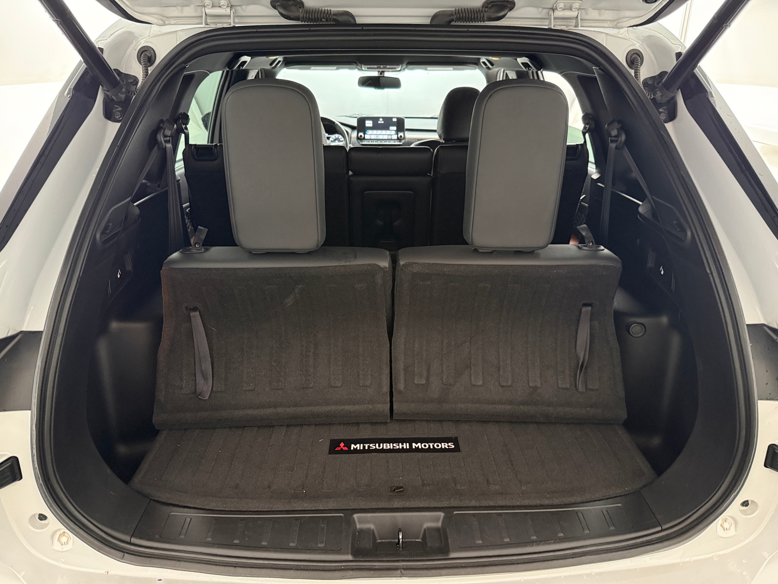 Thumbnail: 2022 Mitsubishi Outlander - 6