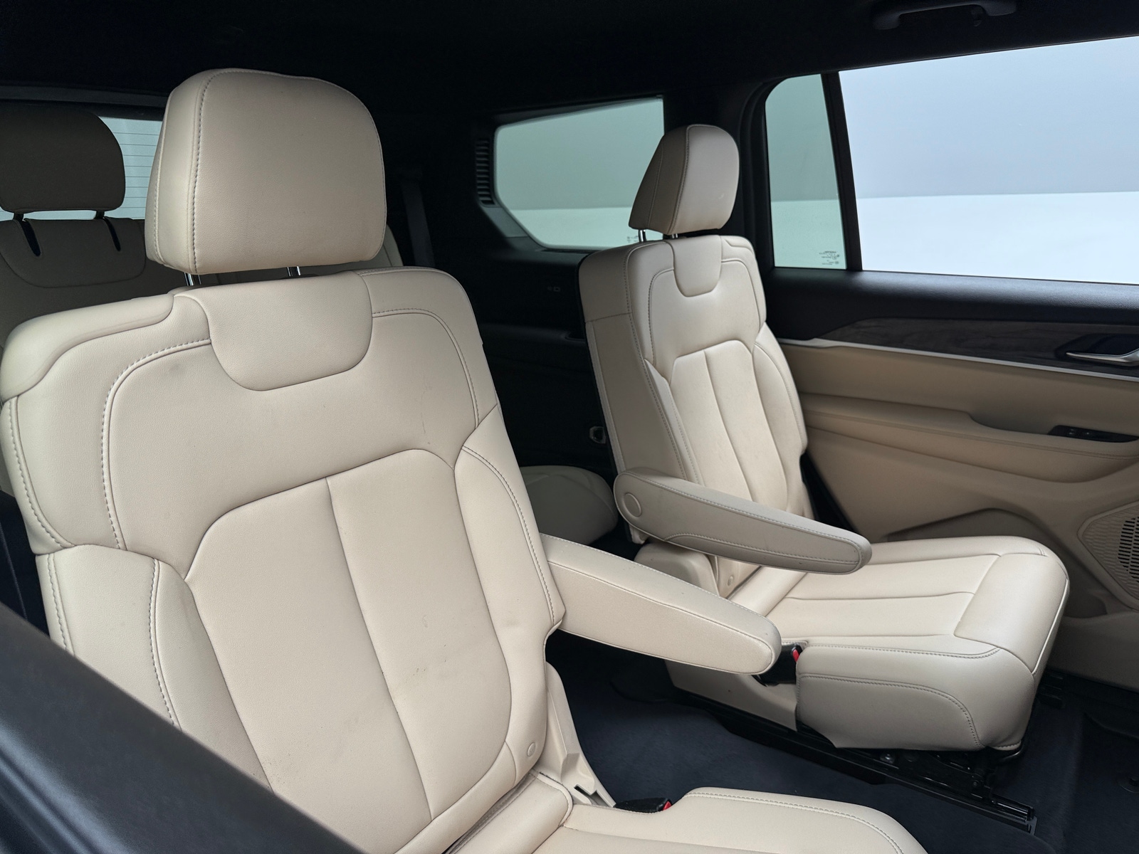 Thumbnail: 2023 Jeep Grand Cherokee L - 5