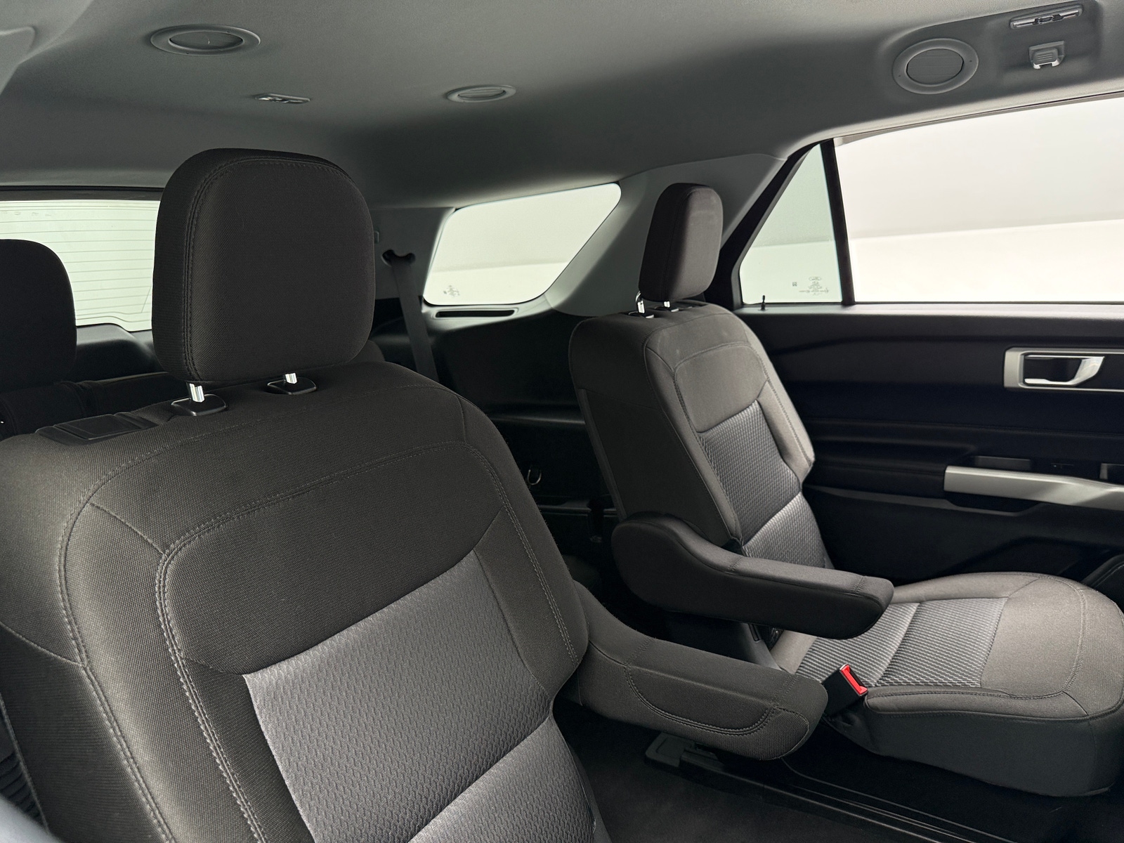 Thumbnail: 2022 Ford Explorer - 6