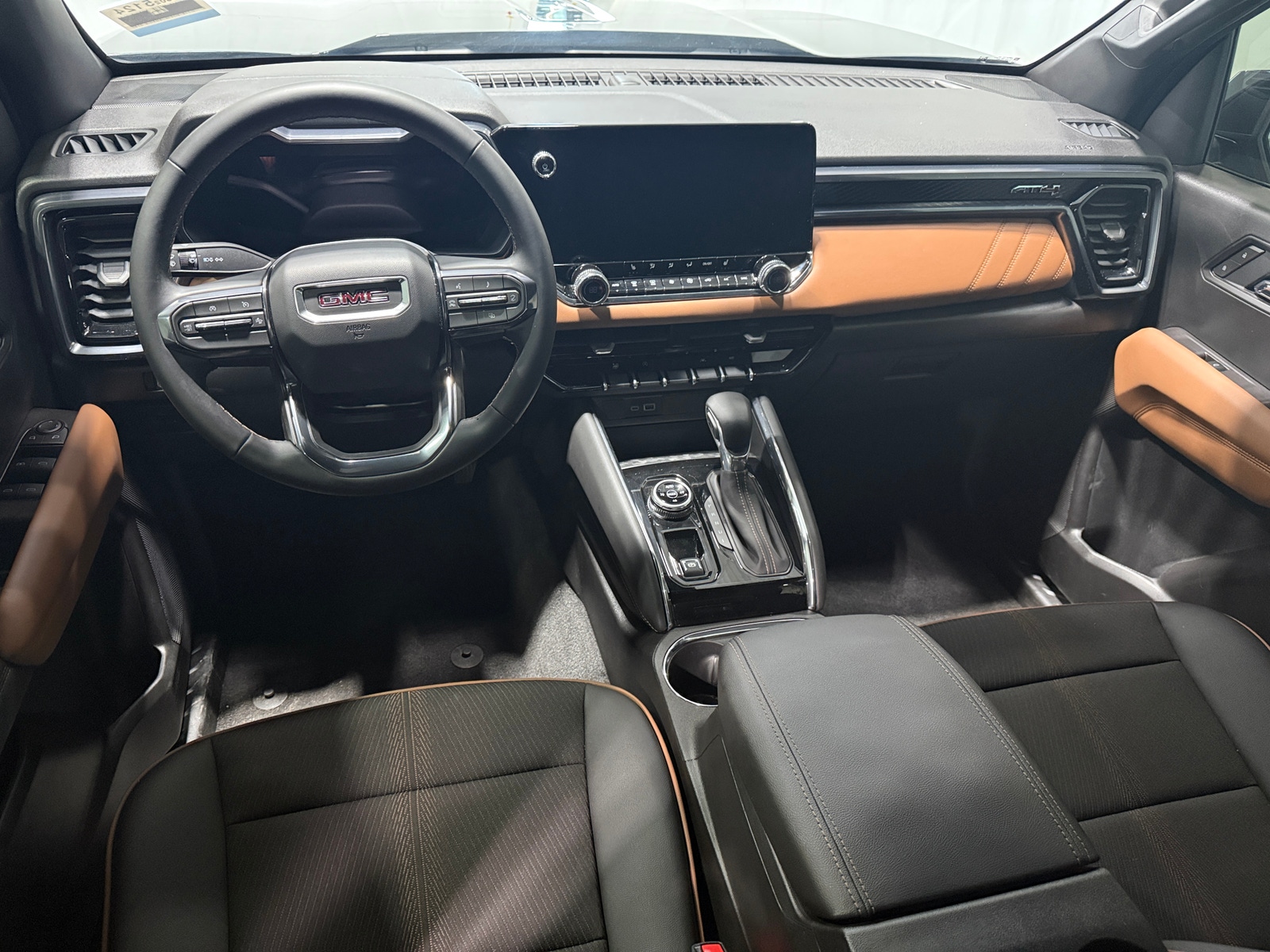 Thumbnail: 2025 GMC Canyon - 3