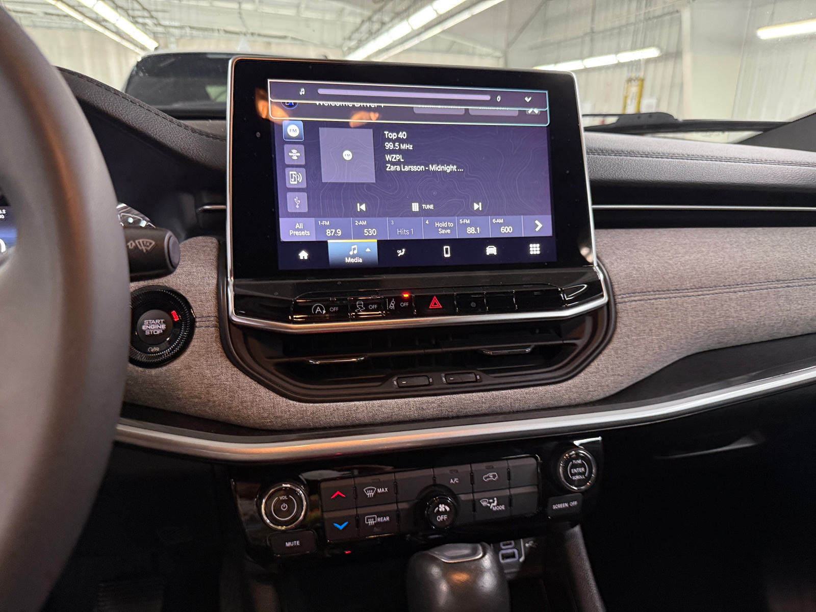 Thumbnail: 2023 Jeep Compass - 4