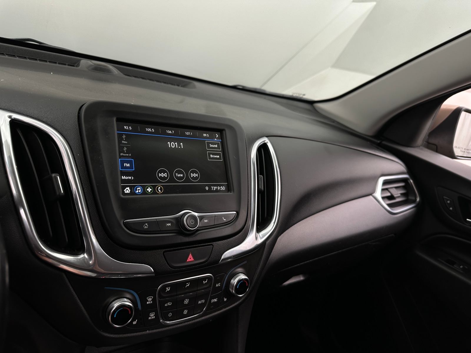 Thumbnail: 2019 Chevrolet Equinox - 4