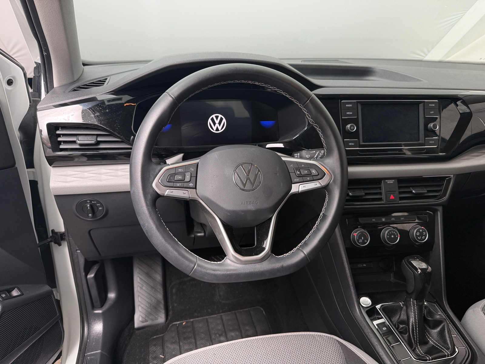 Thumbnail: 2023 Volkswagen Taos - 5