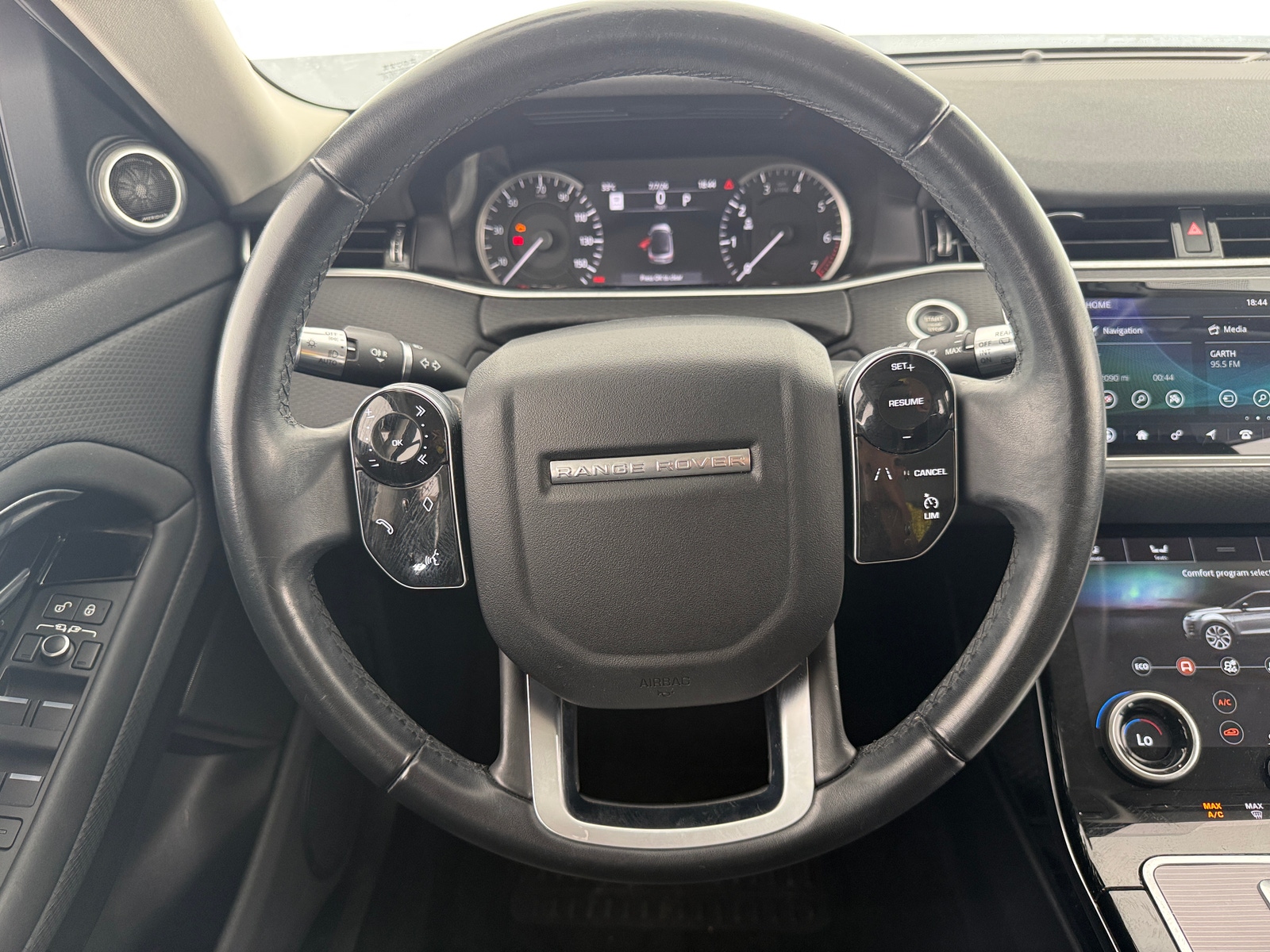 Thumbnail: 2020 Land Rover Range Rover Evoque - 4