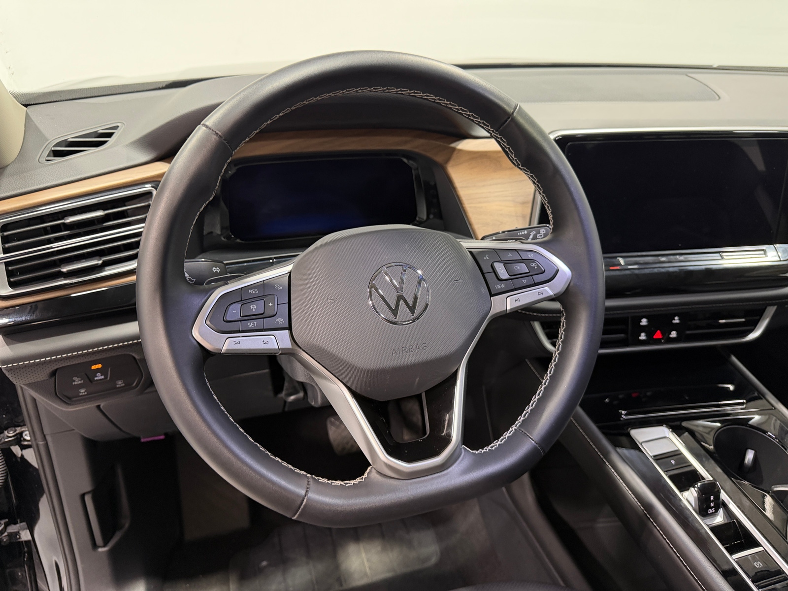 Thumbnail: 2026 Volkswagen Atlas - 4