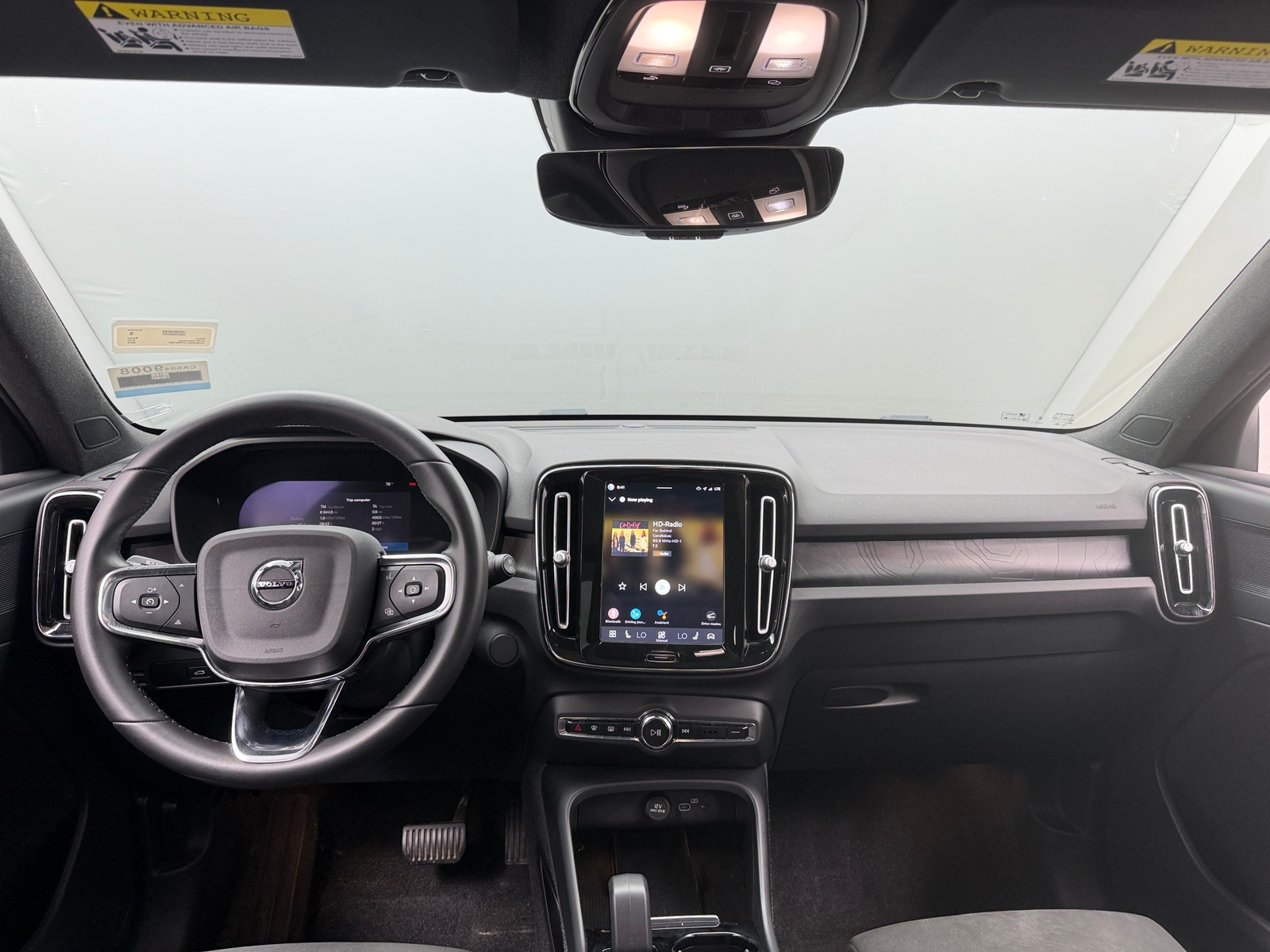 Thumbnail: 2023 Volvo XC40 - 3
