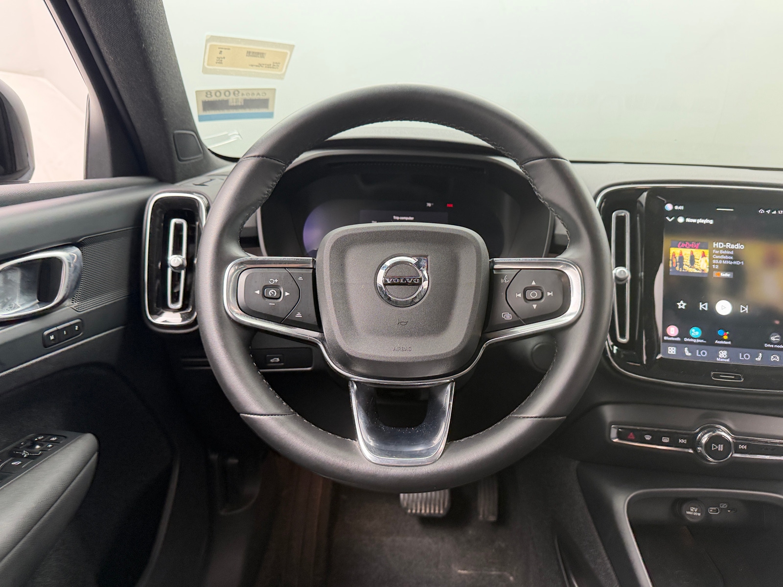 Thumbnail: 2023 Volvo XC40 - 5