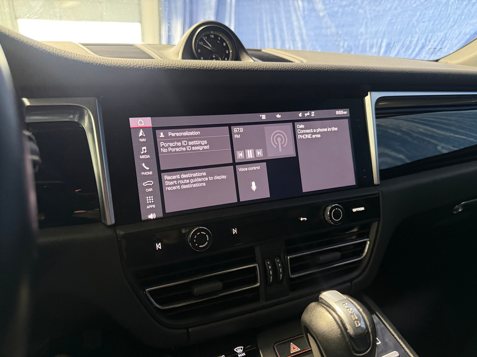 Thumbnail: 2022 Porsche Macan - 3