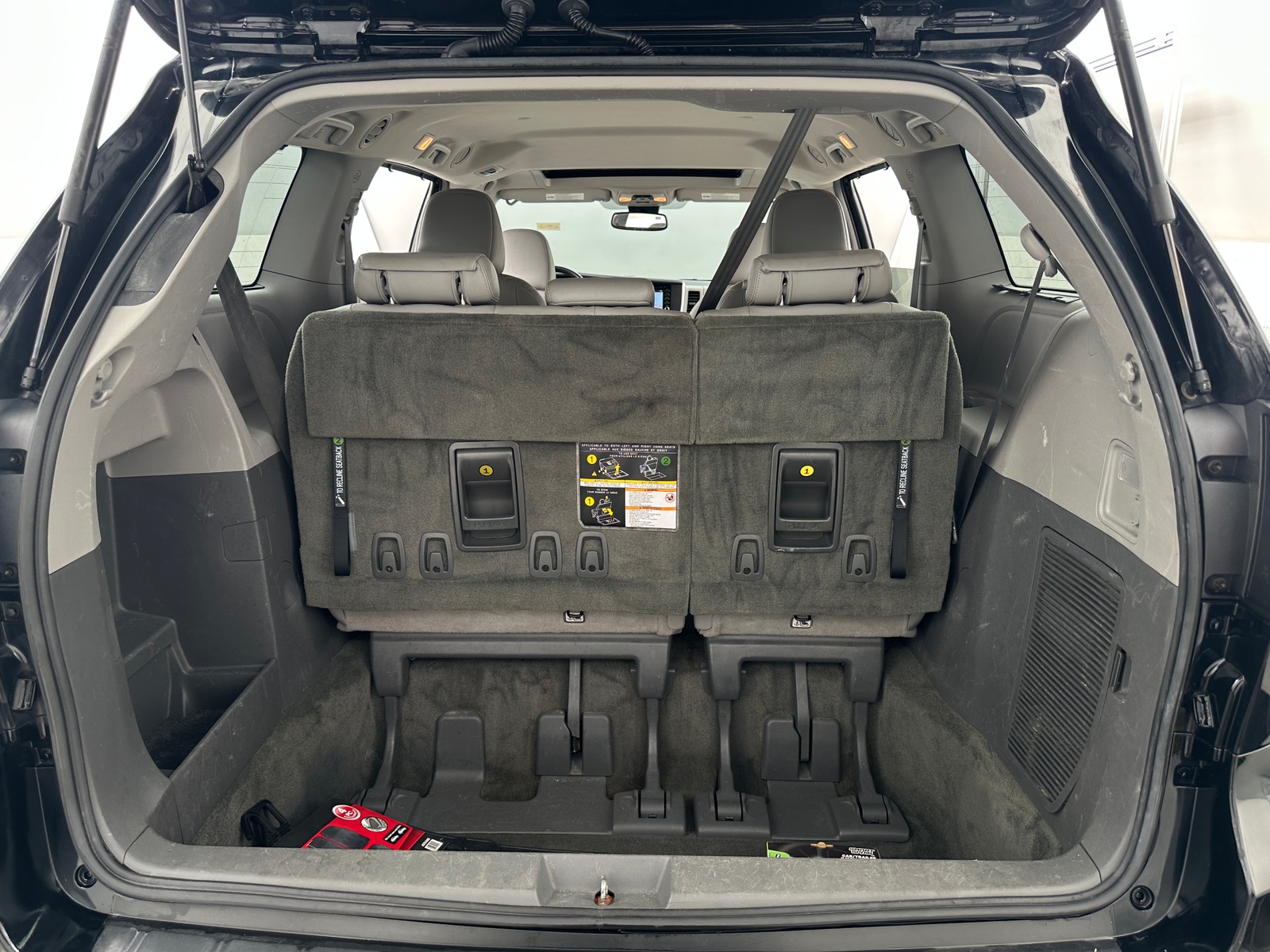 Thumbnail: 2018 Toyota Sienna - 6