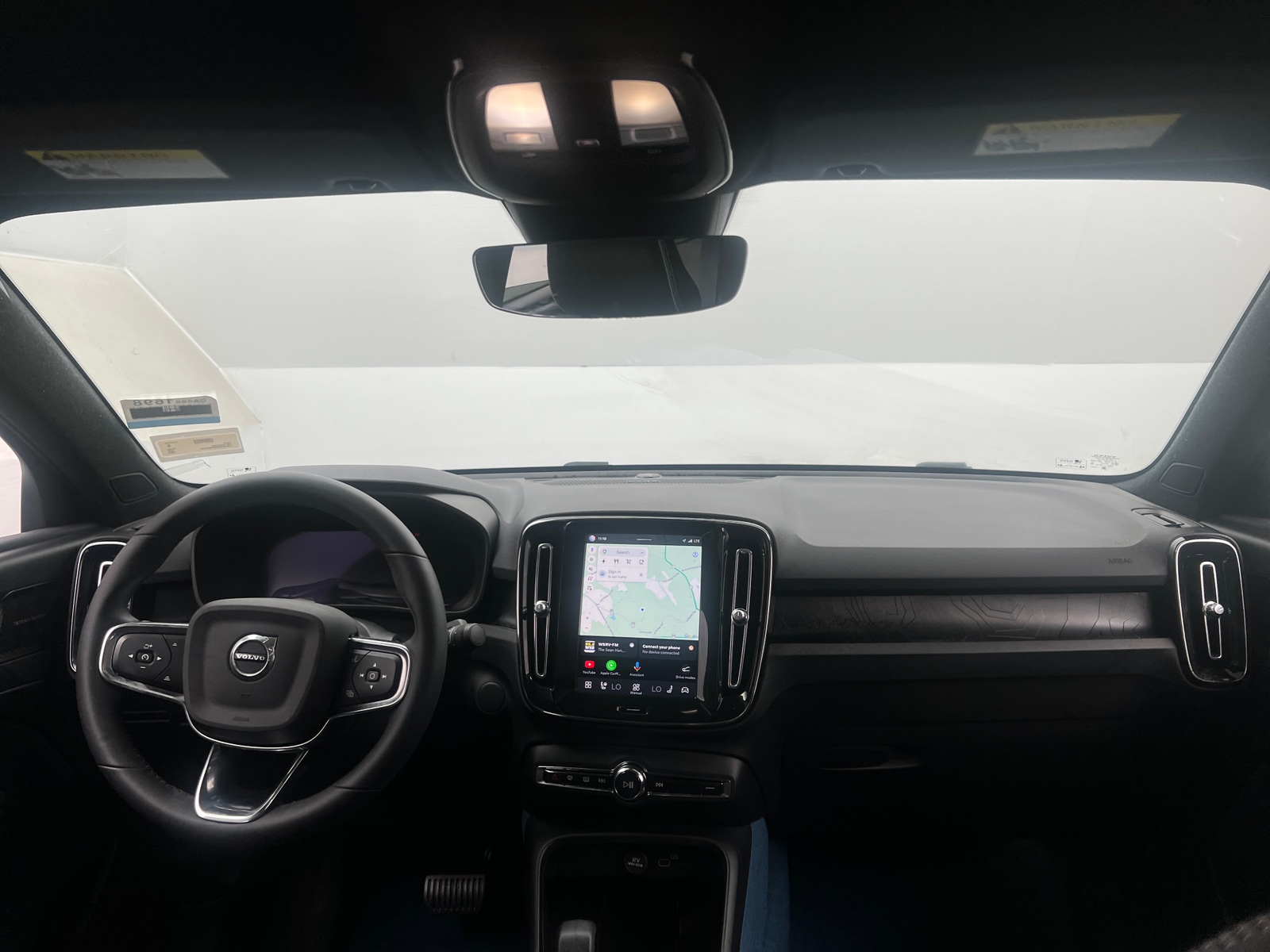 Thumbnail: 2023 Volvo C40 - 3