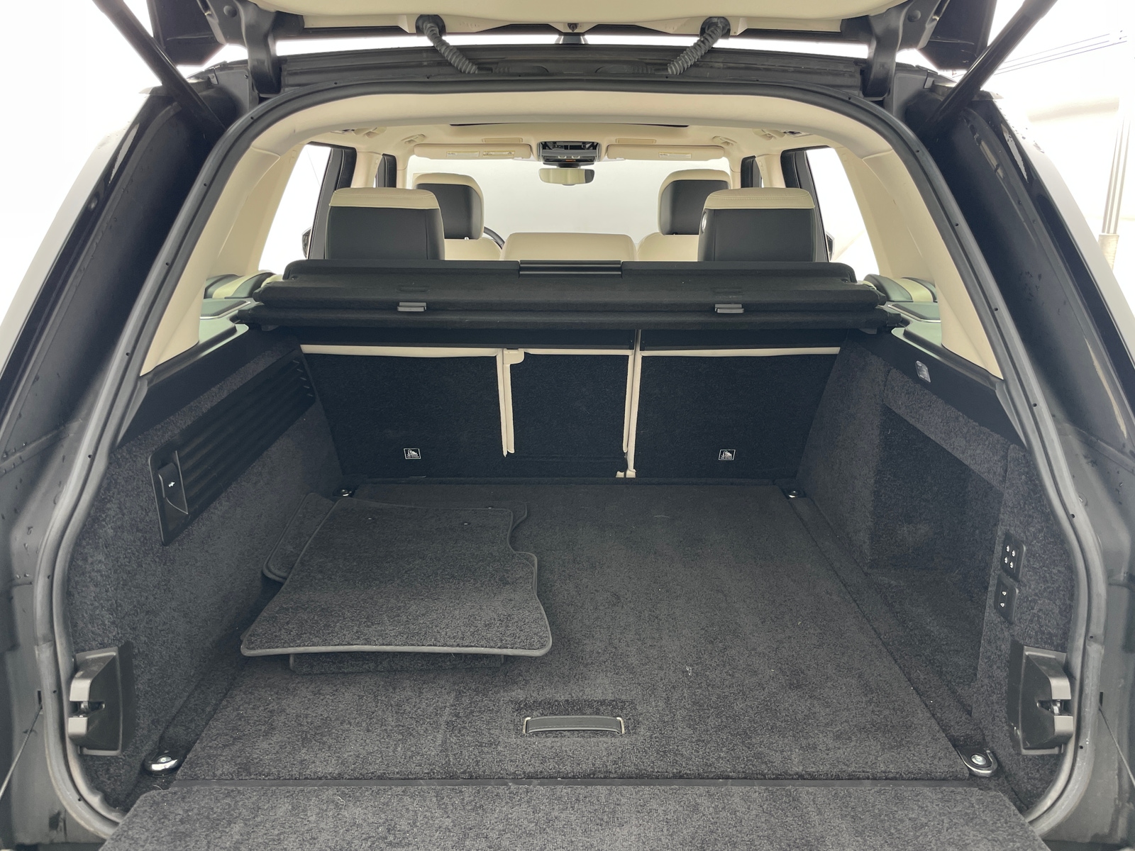 Thumbnail: 2021 Land Rover Range Rover - 6