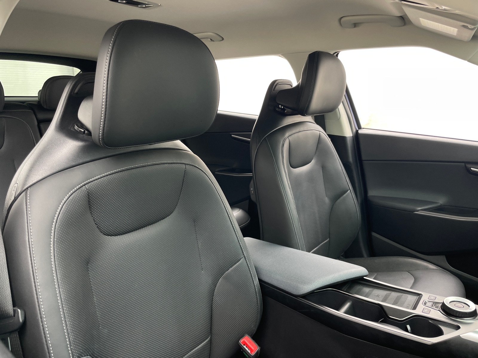 Thumbnail: 2023 Kia EV6 - 2